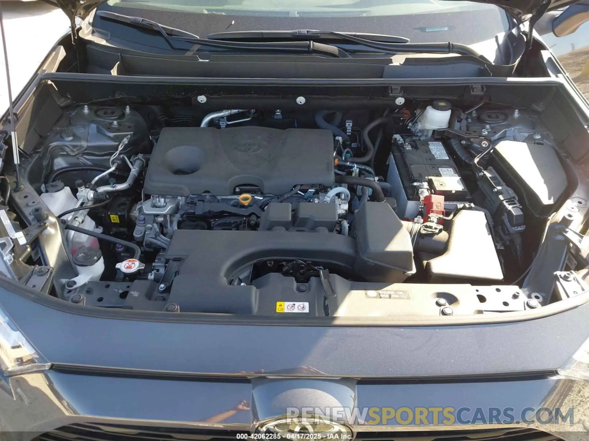 10 Фотография поврежденного автомобиля 2T3W1RFV8RW352296 TOYOTA RAV4 2024