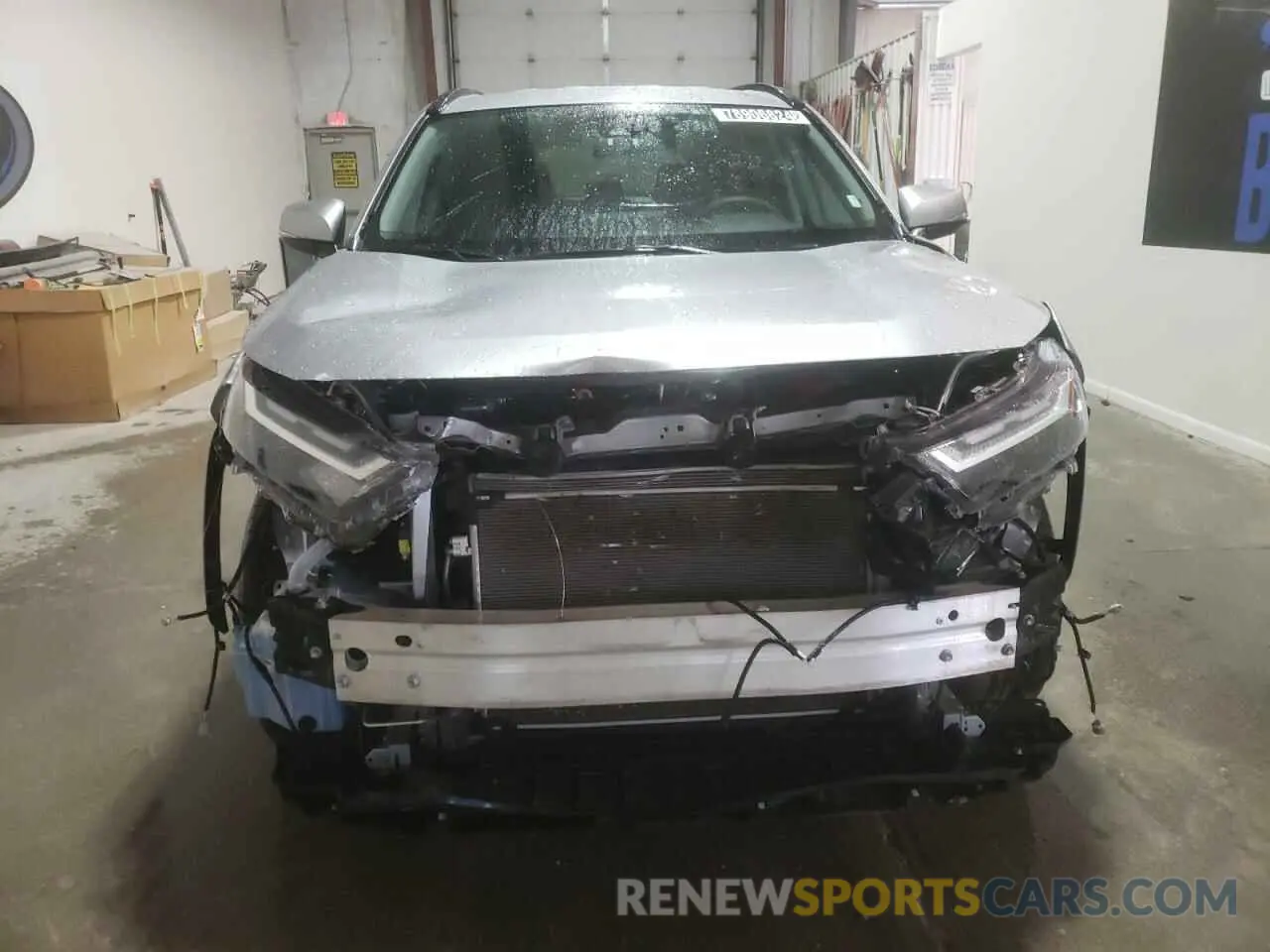 5 Photograph of a damaged car 2T3W1RFV9RC272958 TOYOTA RAV4 2024