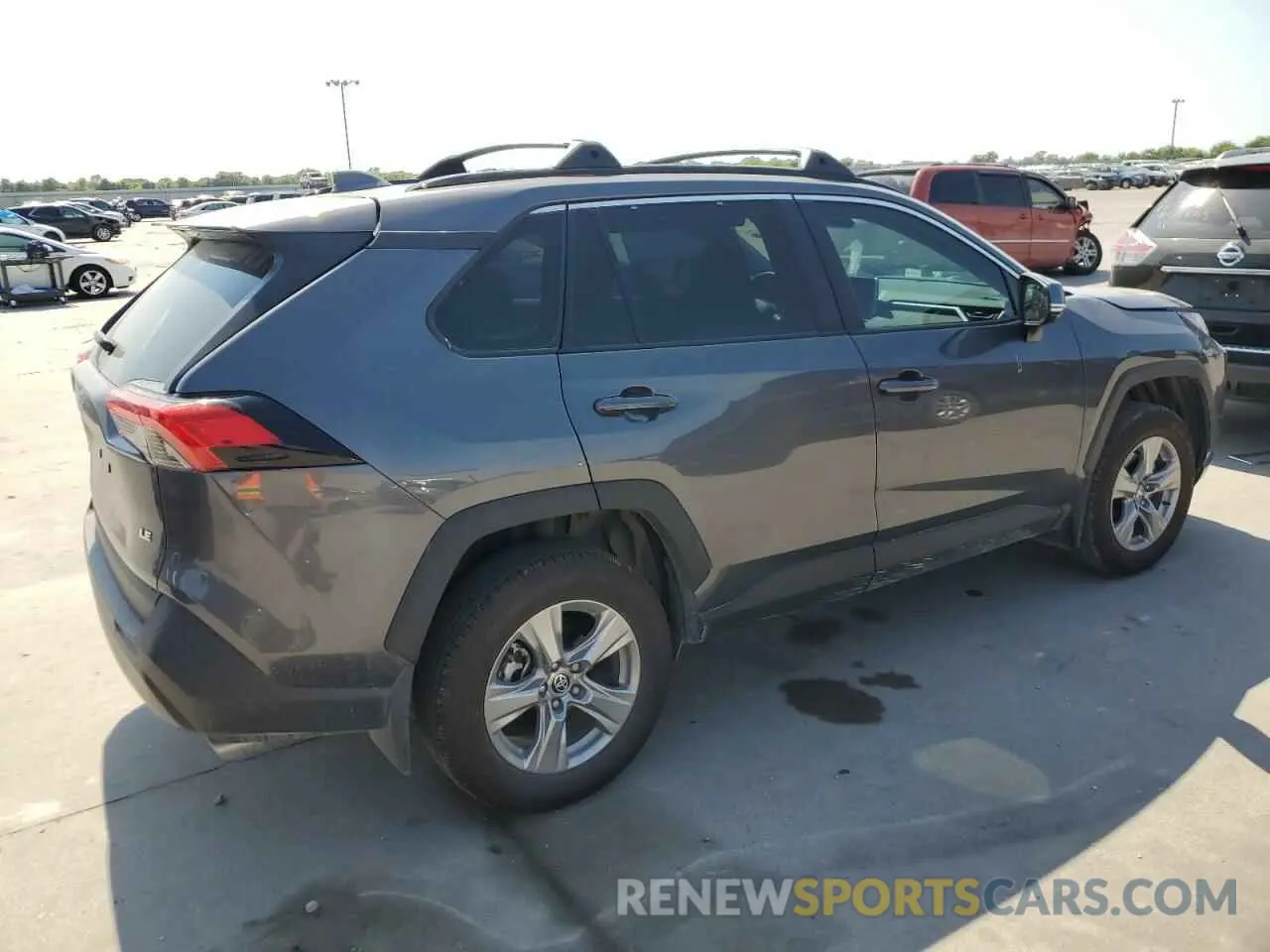 3 Фотография поврежденного автомобиля 2T3W1RFV9RC274841 TOYOTA RAV4 2024