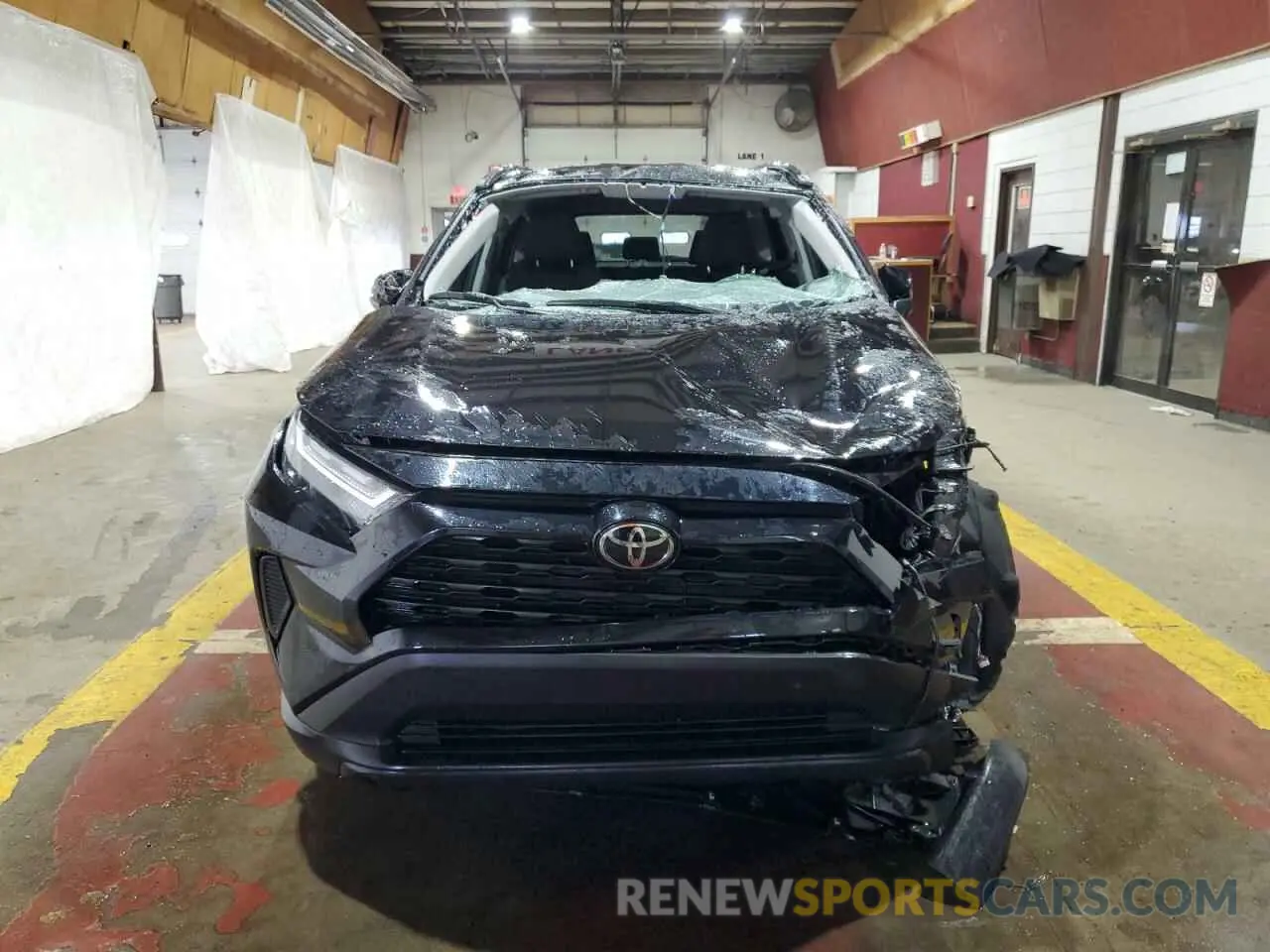 5 Photograph of a damaged car 2T3W1RFV9RW307819 TOYOTA RAV4 2024