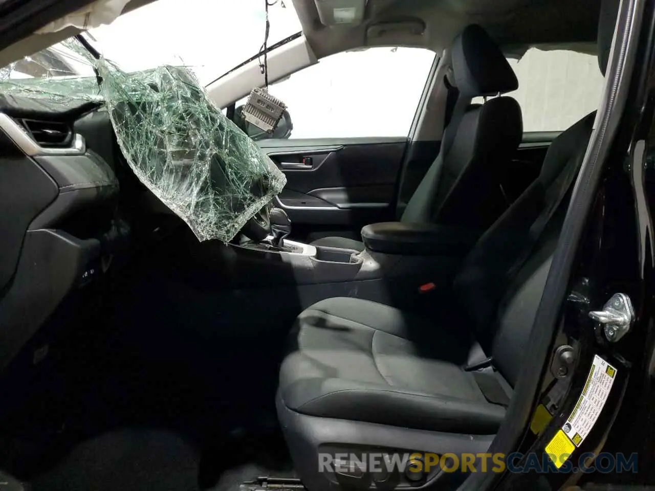 7 Photograph of a damaged car 2T3W1RFV9RW307819 TOYOTA RAV4 2024