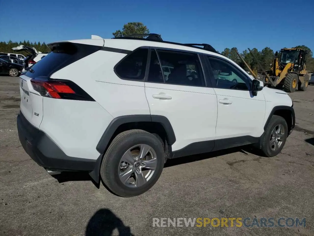 3 Фотография поврежденного автомобиля 2T3W1RFV9RW342585 TOYOTA RAV4 2024