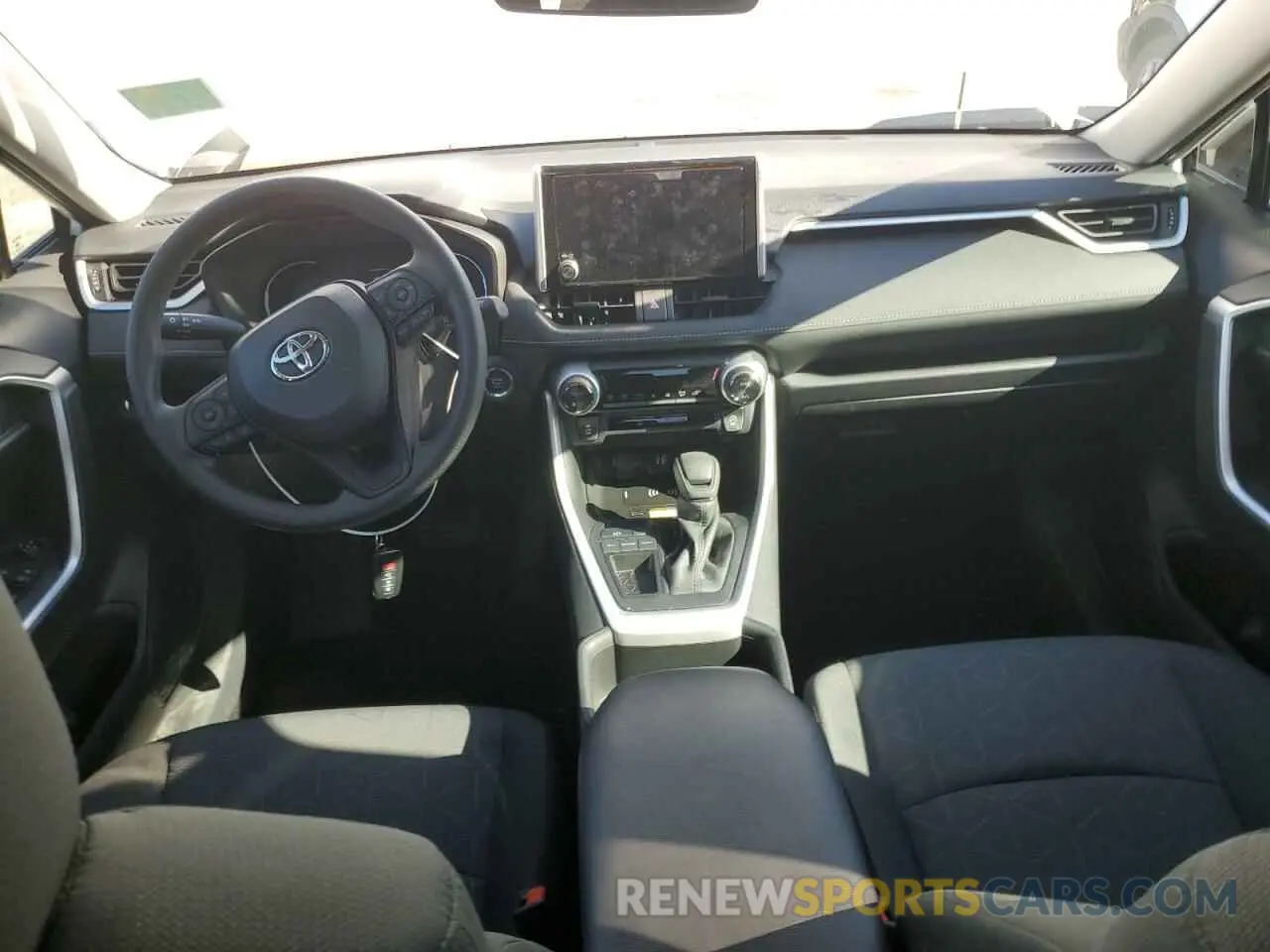 8 Фотография поврежденного автомобиля 2T3W1RFV9RW342585 TOYOTA RAV4 2024