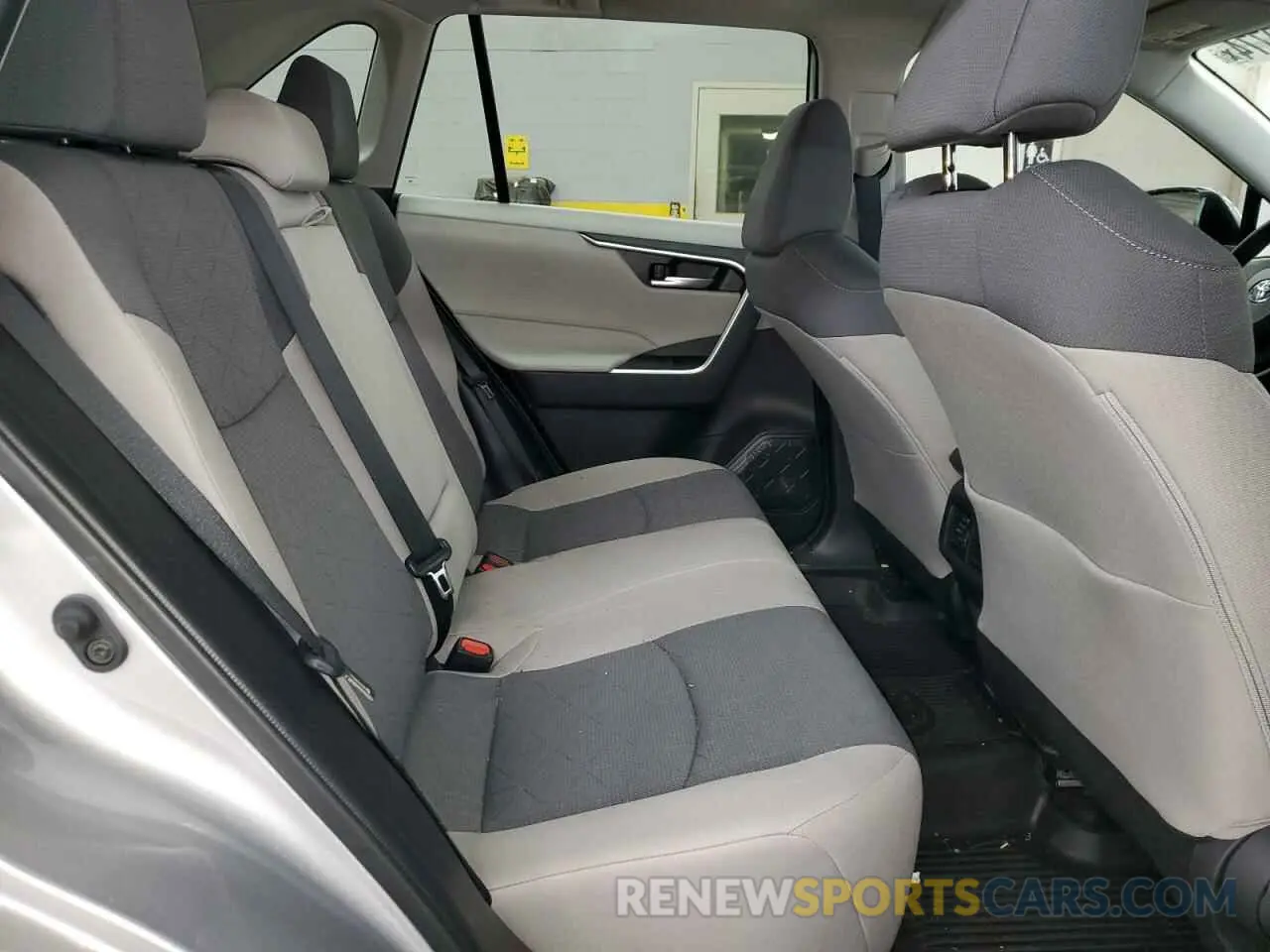 11 Фотография поврежденного автомобиля 2T3W1RFVXRC261290 TOYOTA RAV4 2024