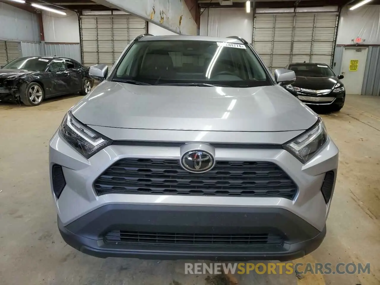 5 Фотография поврежденного автомобиля 2T3W1RFVXRC261290 TOYOTA RAV4 2024