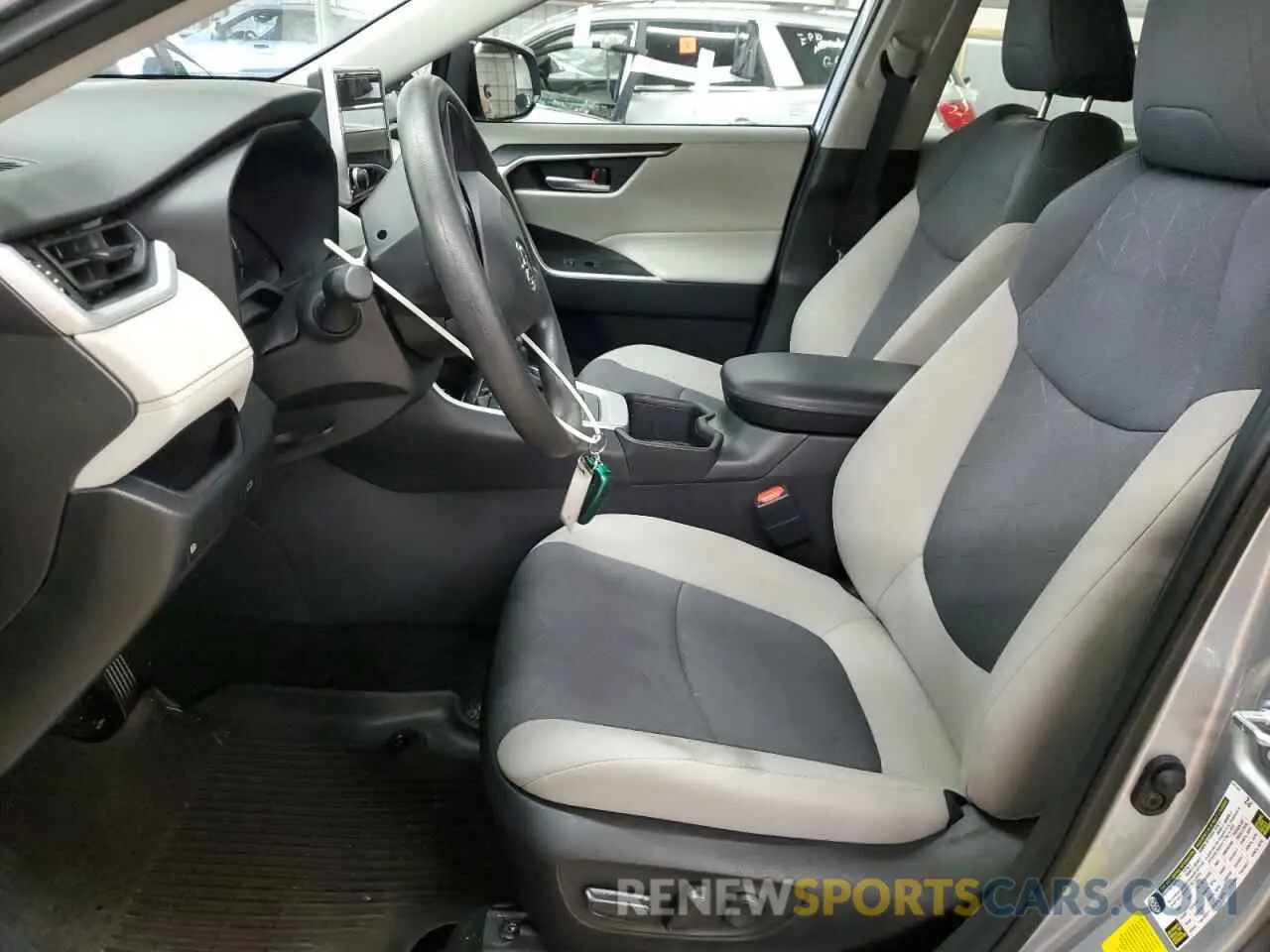 7 Фотография поврежденного автомобиля 2T3W1RFVXRC261290 TOYOTA RAV4 2024