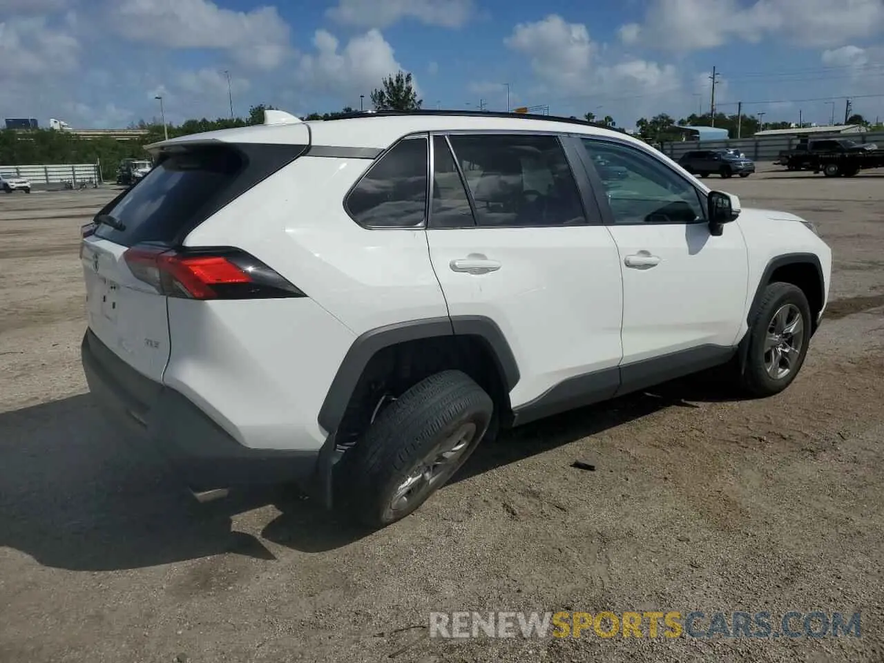 3 Фотография поврежденного автомобиля 2T3W1RFVXRC263699 TOYOTA RAV4 2024