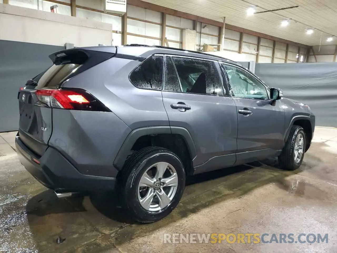 3 Фотография поврежденного автомобиля 2T3W1RFVXRC281359 TOYOTA RAV4 2024