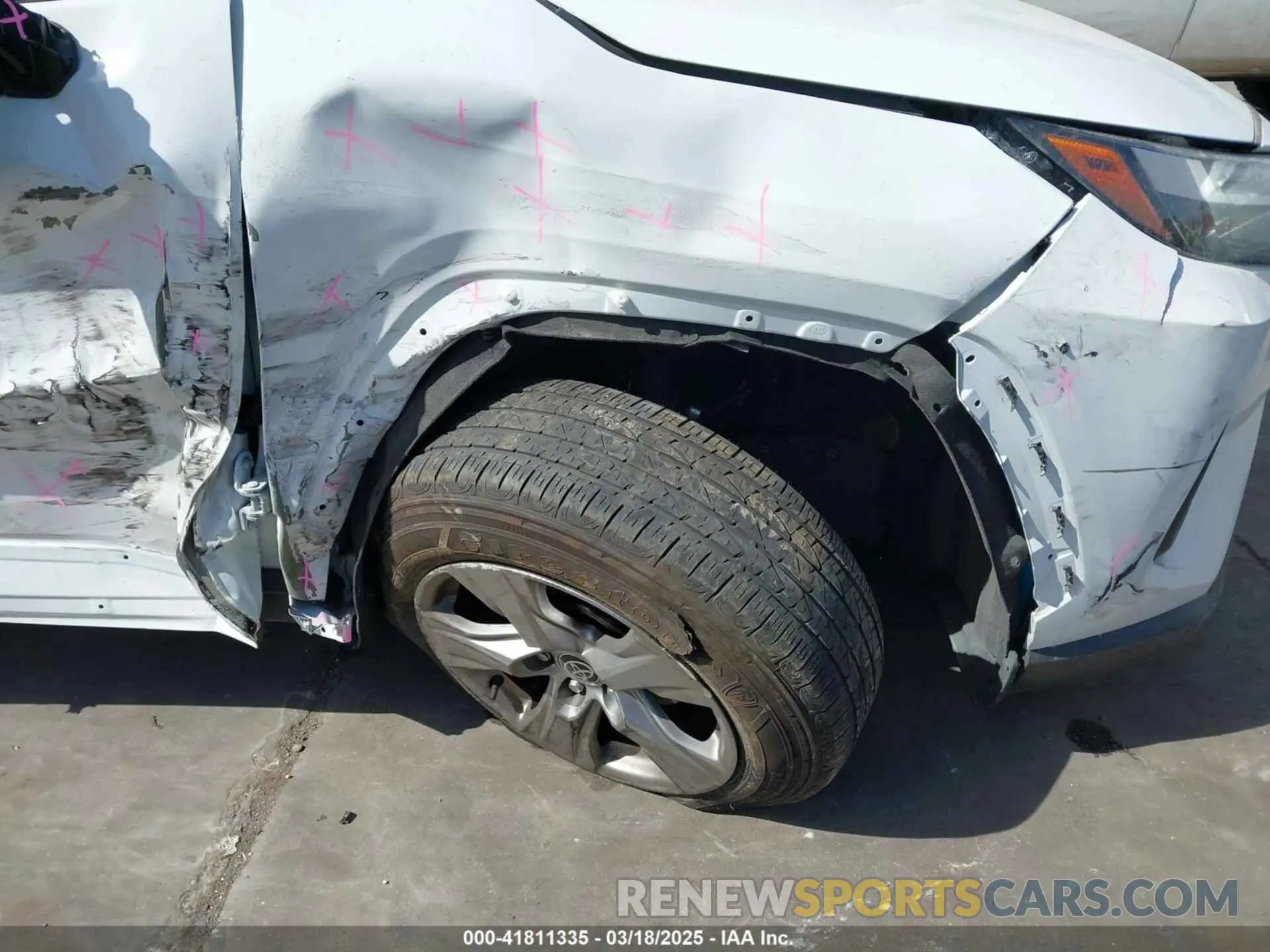 18 Photograph of a damaged car 2T3W1RFVXRW325990 TOYOTA RAV4 2024