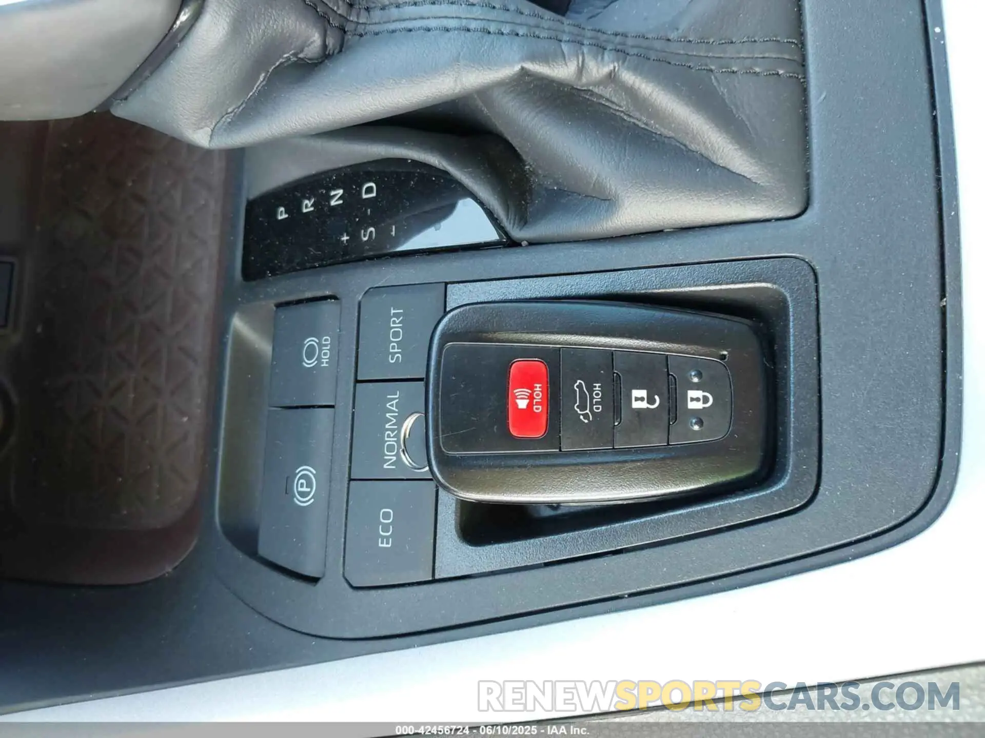 11 Фотография поврежденного автомобиля 2T3Y1RFV0RW326705 TOYOTA RAV4 2024