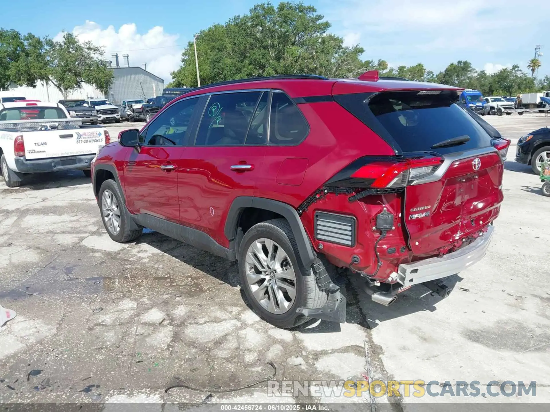 3 Фотография поврежденного автомобиля 2T3Y1RFV0RW326705 TOYOTA RAV4 2024