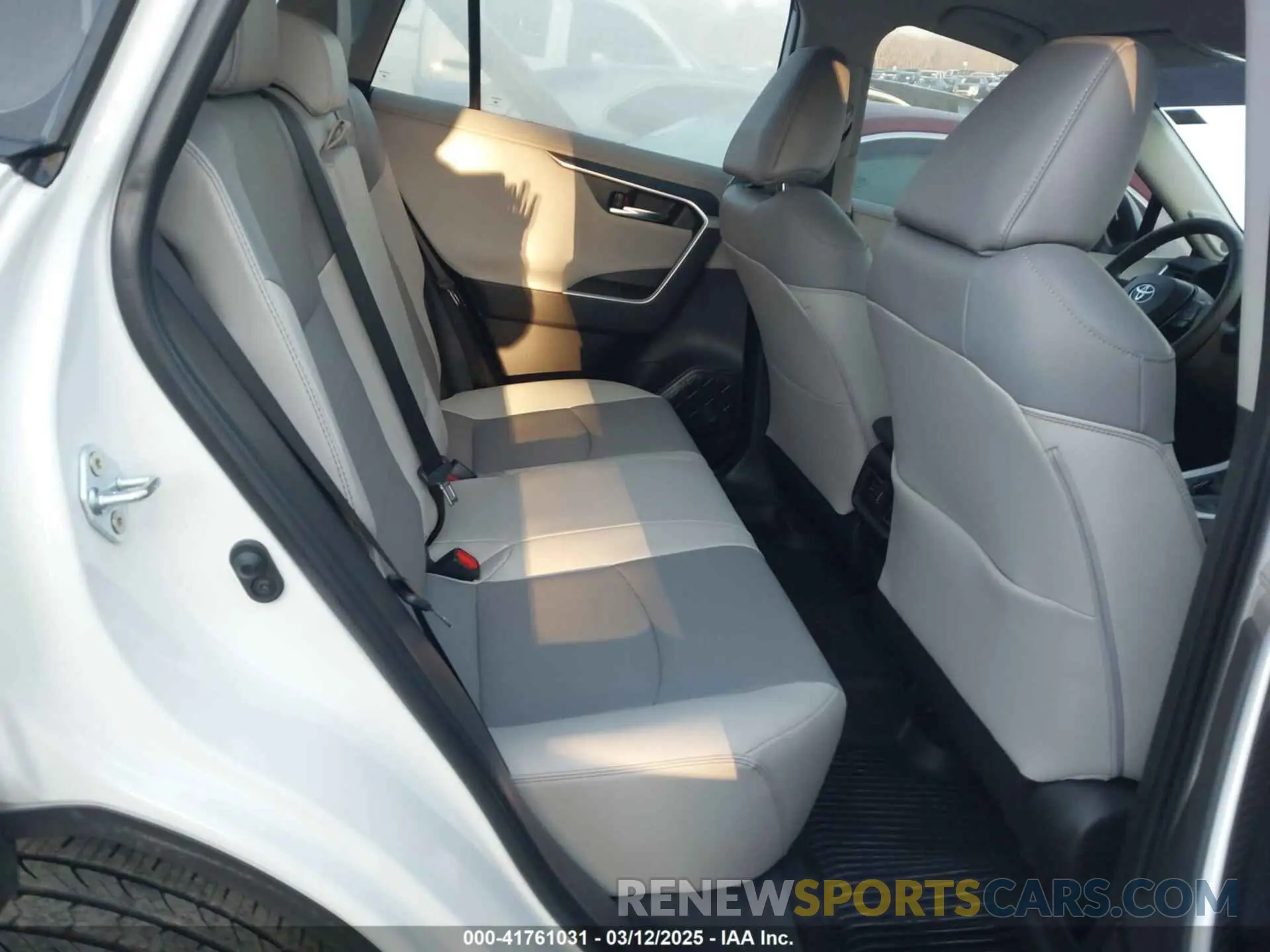 8 Фотография поврежденного автомобиля 2T3Y1RFV6RW339362 TOYOTA RAV4 2024
