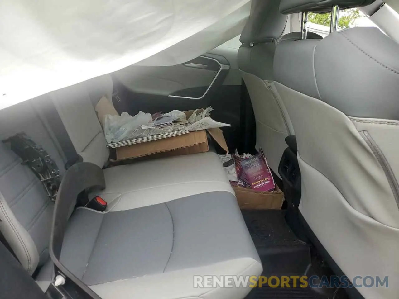 11 Photograph of a damaged car 4T3B6RFVXRU173774 TOYOTA RAV4 2024