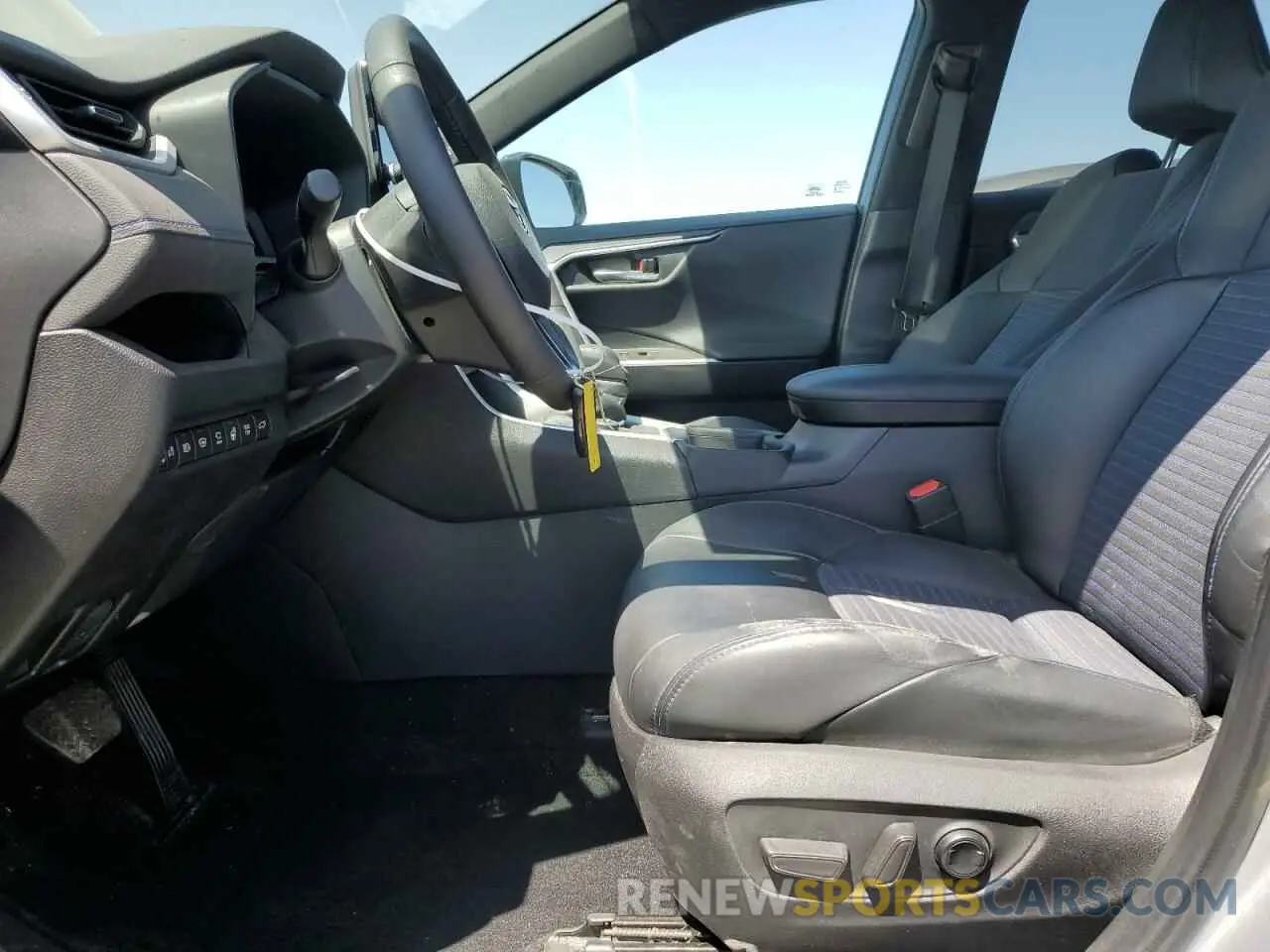 7 Photograph of a damaged car 4T3E6RFV0RU142272 TOYOTA RAV4 2024