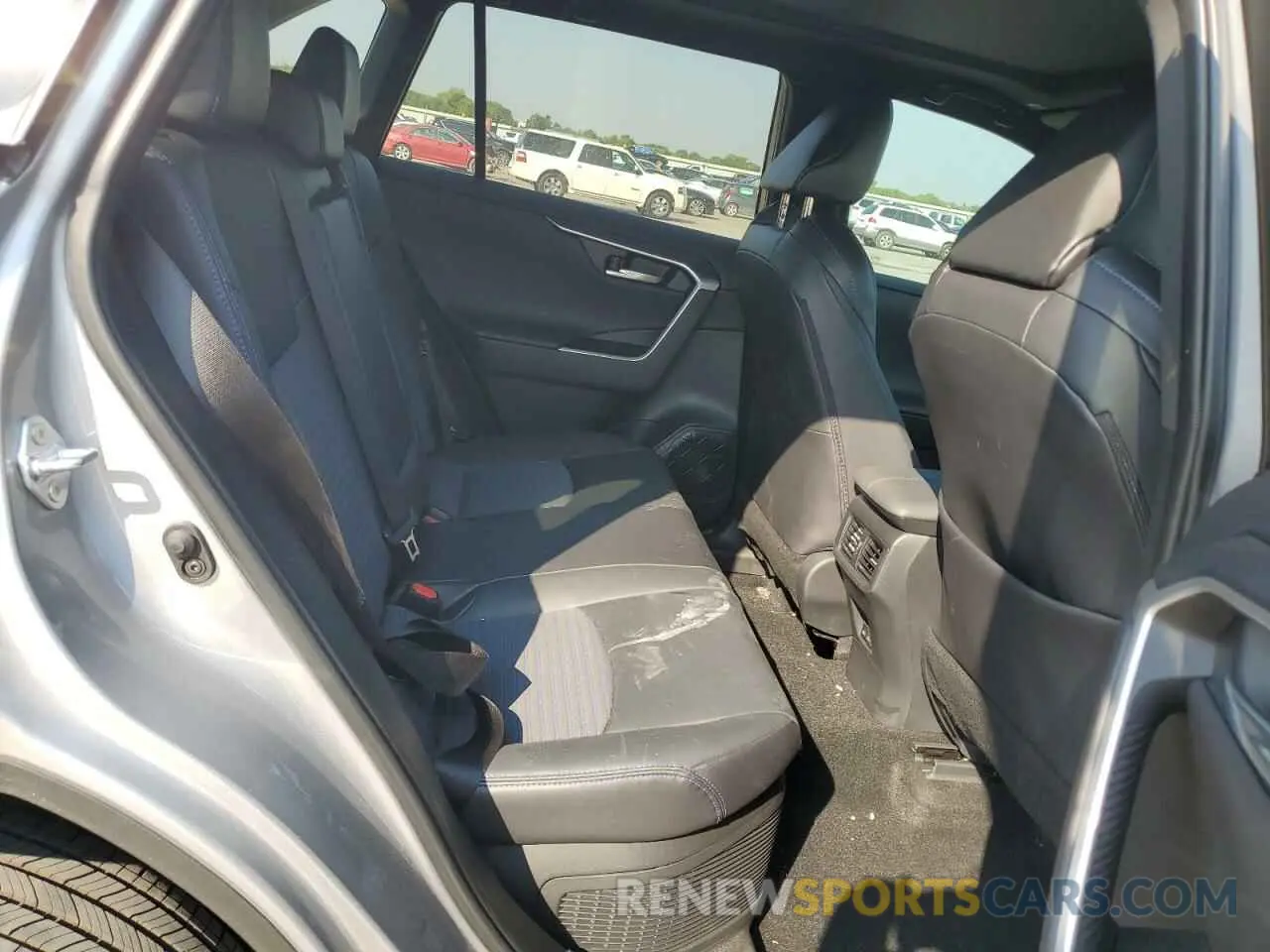 11 Фотография поврежденного автомобиля 4T3E6RFV3RU148549 TOYOTA RAV4 2024