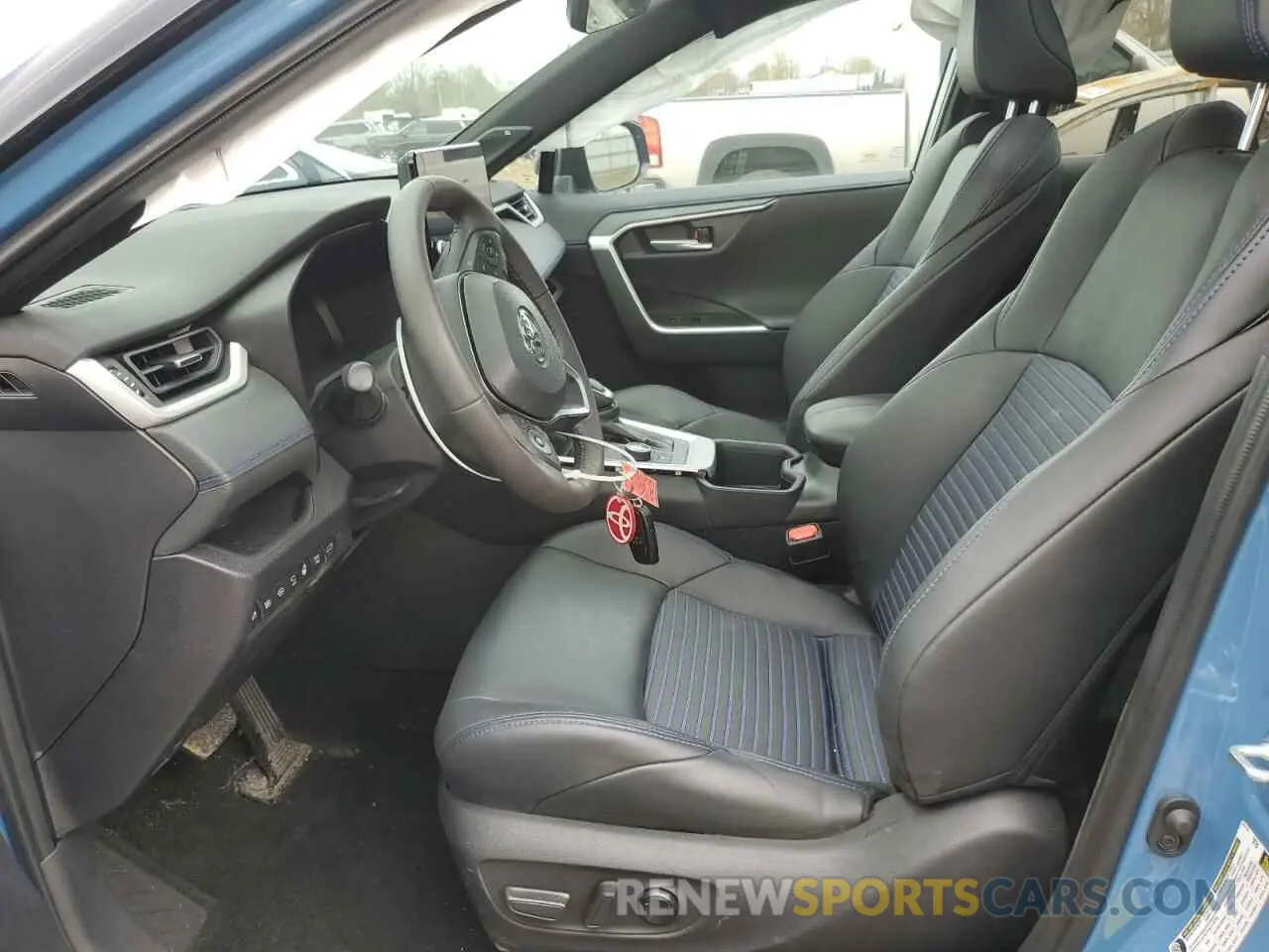 7 Фотография поврежденного автомобиля 4T3E6RFV9RU148104 TOYOTA RAV4 2024