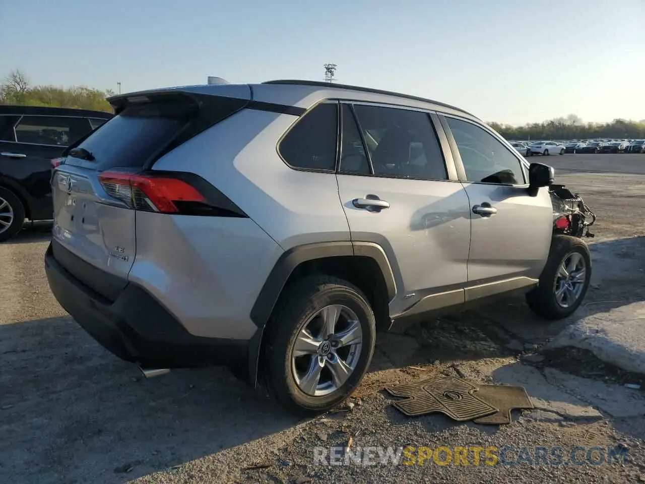 3 Фотография поврежденного автомобиля 4T3LWRFV5RU113504 TOYOTA RAV4 2024