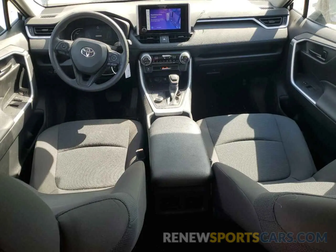 8 Фотография поврежденного автомобиля 4T3LWRFV8RU122438 TOYOTA RAV4 2024