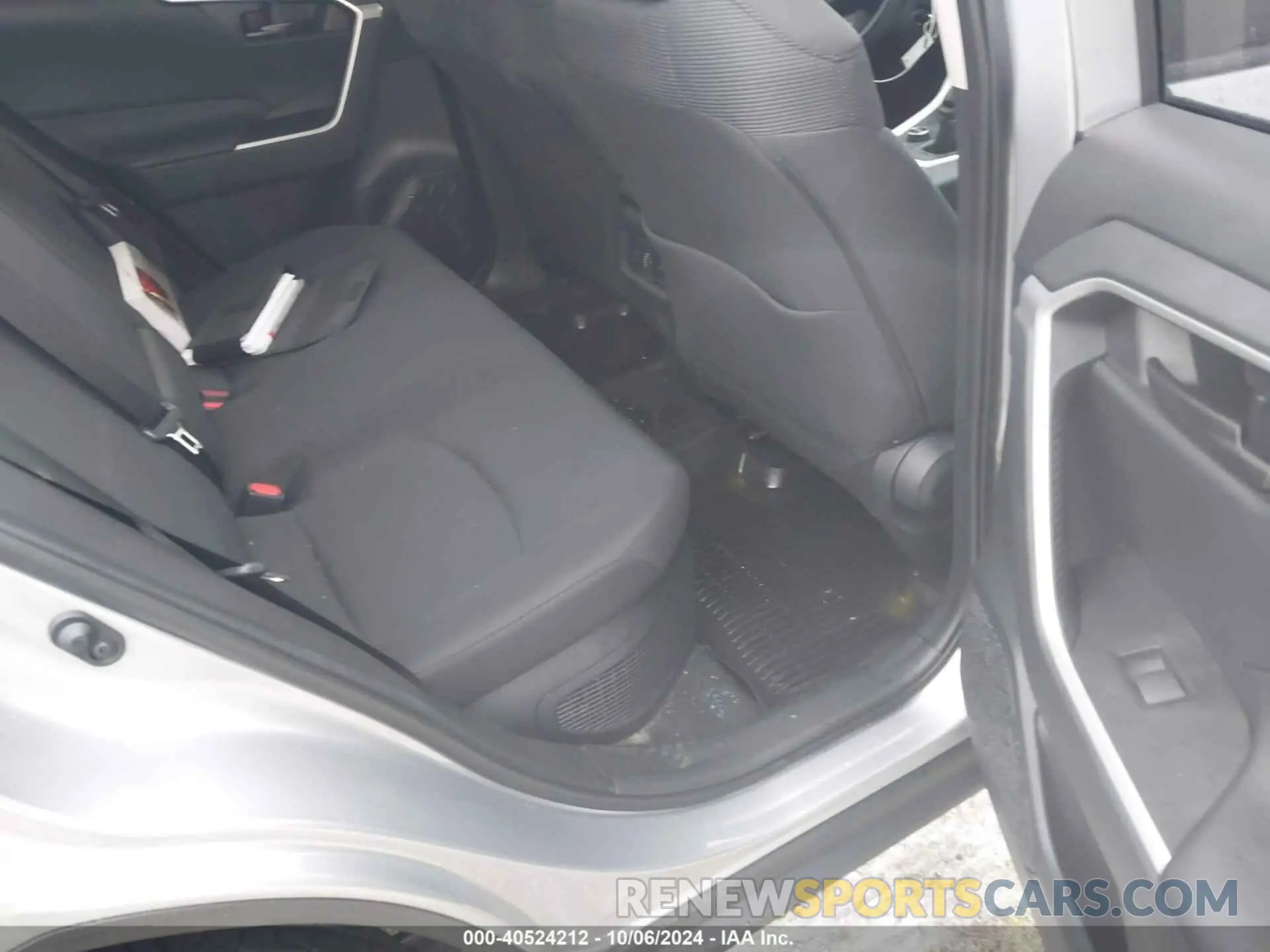 8 Фотография поврежденного автомобиля 4T3LWRFV9RU119063 TOYOTA RAV4 2024