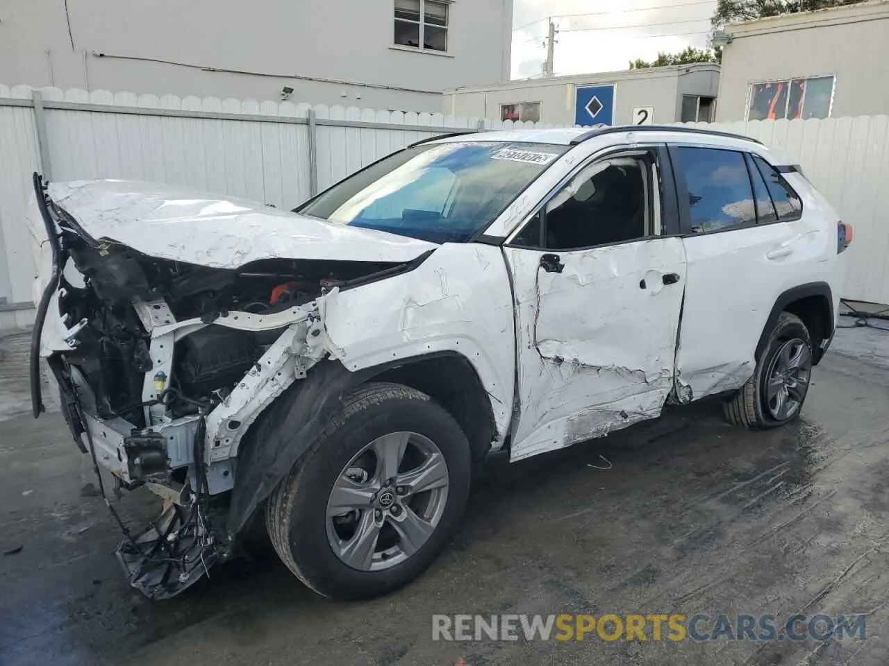 1 Фотография поврежденного автомобиля 4T3MWRFV3RU161054 TOYOTA RAV4 2024