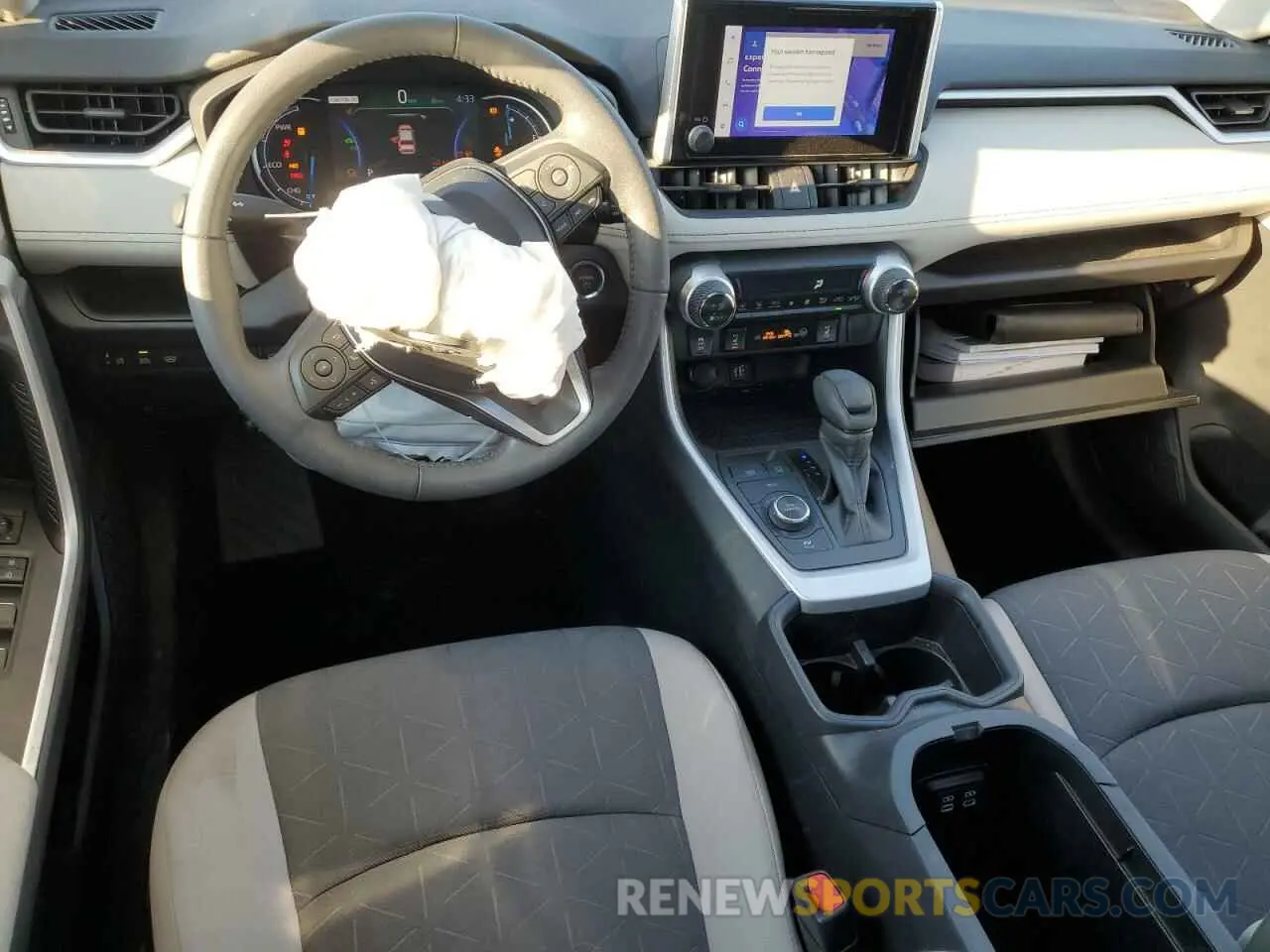 8 Photograph of a damaged car 4T3RWRFV3RU118596 TOYOTA RAV4 2024