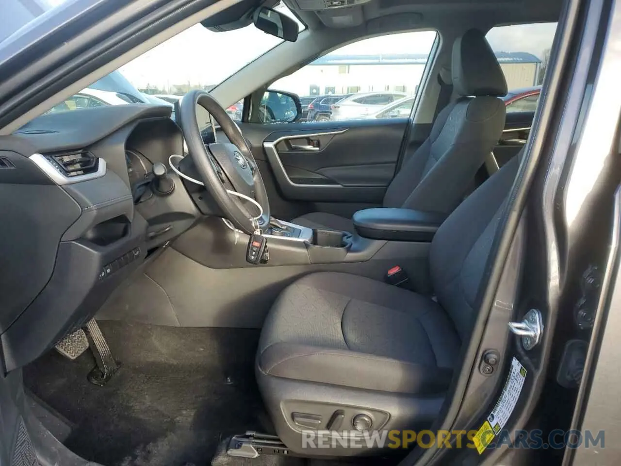 7 Photograph of a damaged car 4T3RWRFV6RU137014 TOYOTA RAV4 2024