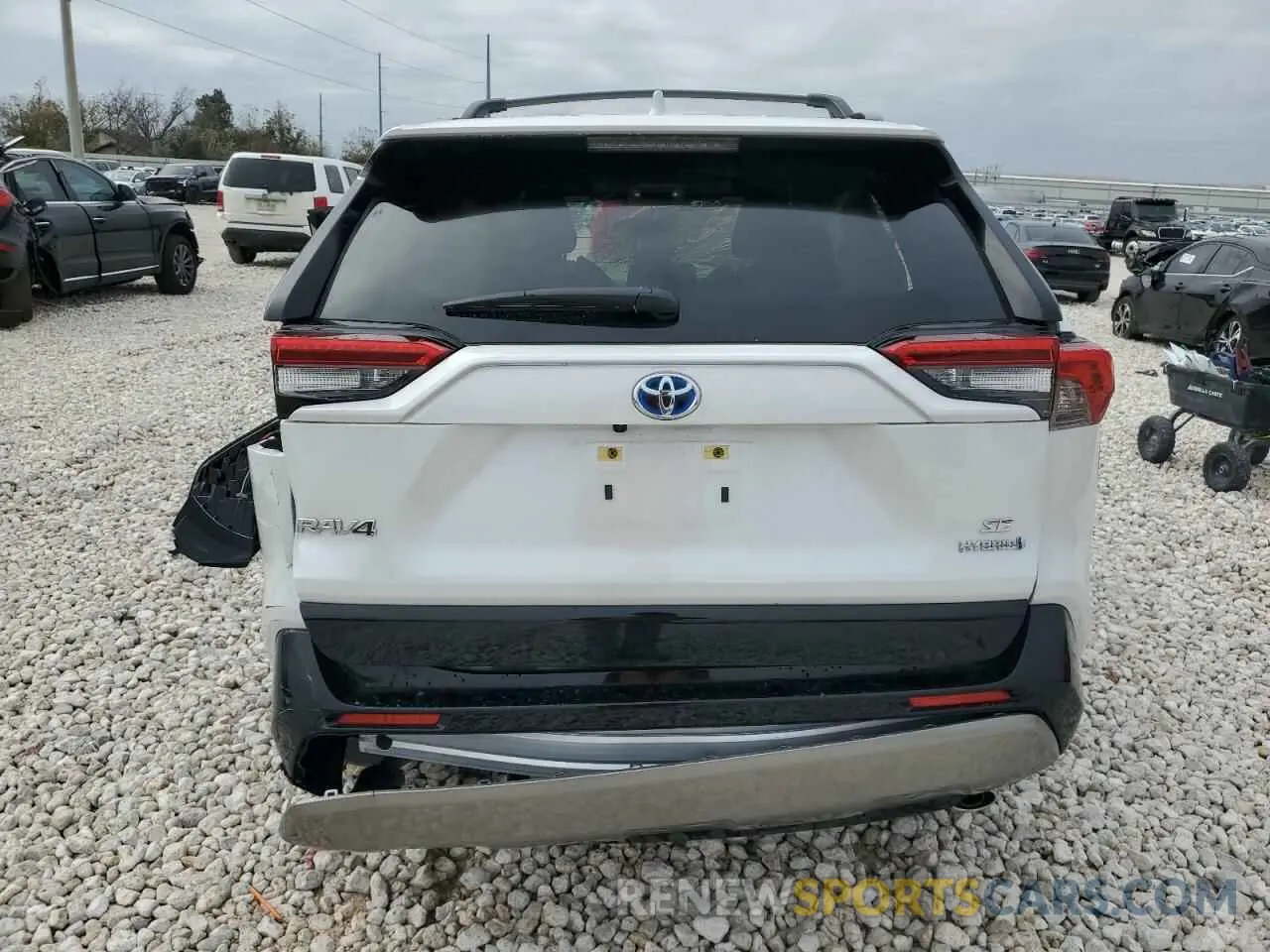 6 Photograph of a damaged car JTM16RFV5RJ040995 TOYOTA RAV4 2024