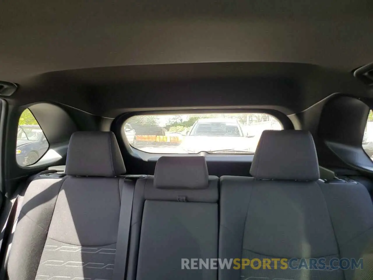 10 Фотография поврежденного автомобиля JTM16RFV6RD147620 TOYOTA RAV4 2024