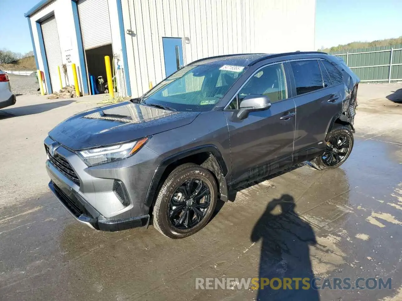 1 Фотография поврежденного автомобиля JTM16RFV8RD150504 TOYOTA RAV4 2024