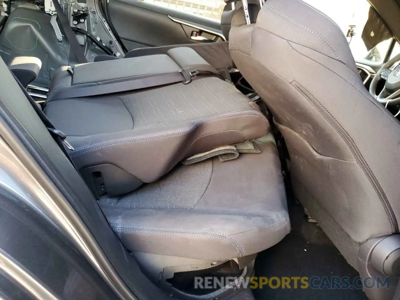 11 Фотография поврежденного автомобиля JTM16RFV8RD150504 TOYOTA RAV4 2024