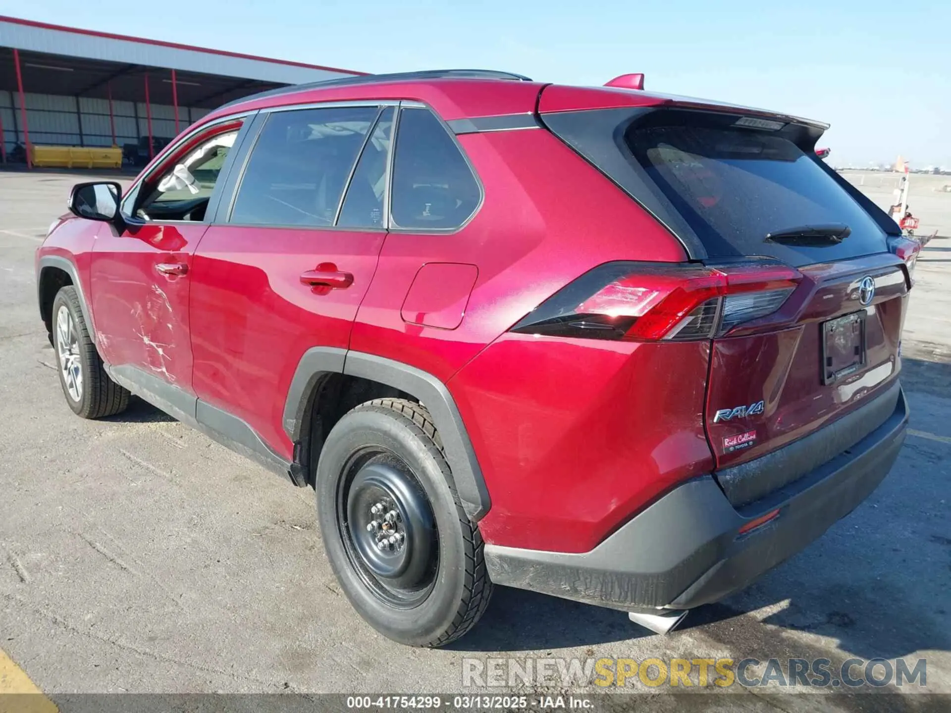 3 Фотография поврежденного автомобиля JTMA1RFV9RD109751 TOYOTA RAV4 2024