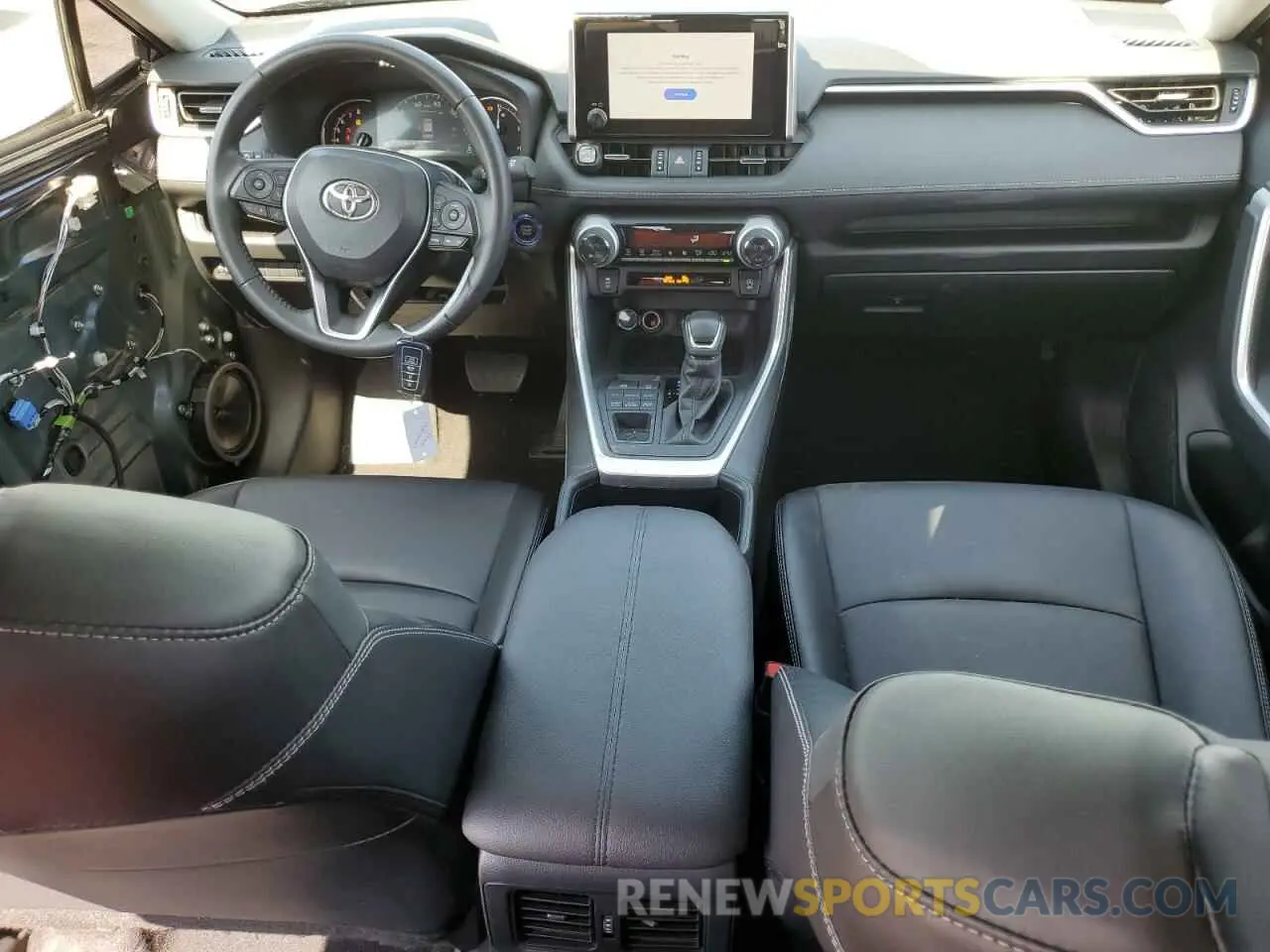 8 Фотография поврежденного автомобиля JTMA1RFVXRJ042143 TOYOTA RAV4 2024