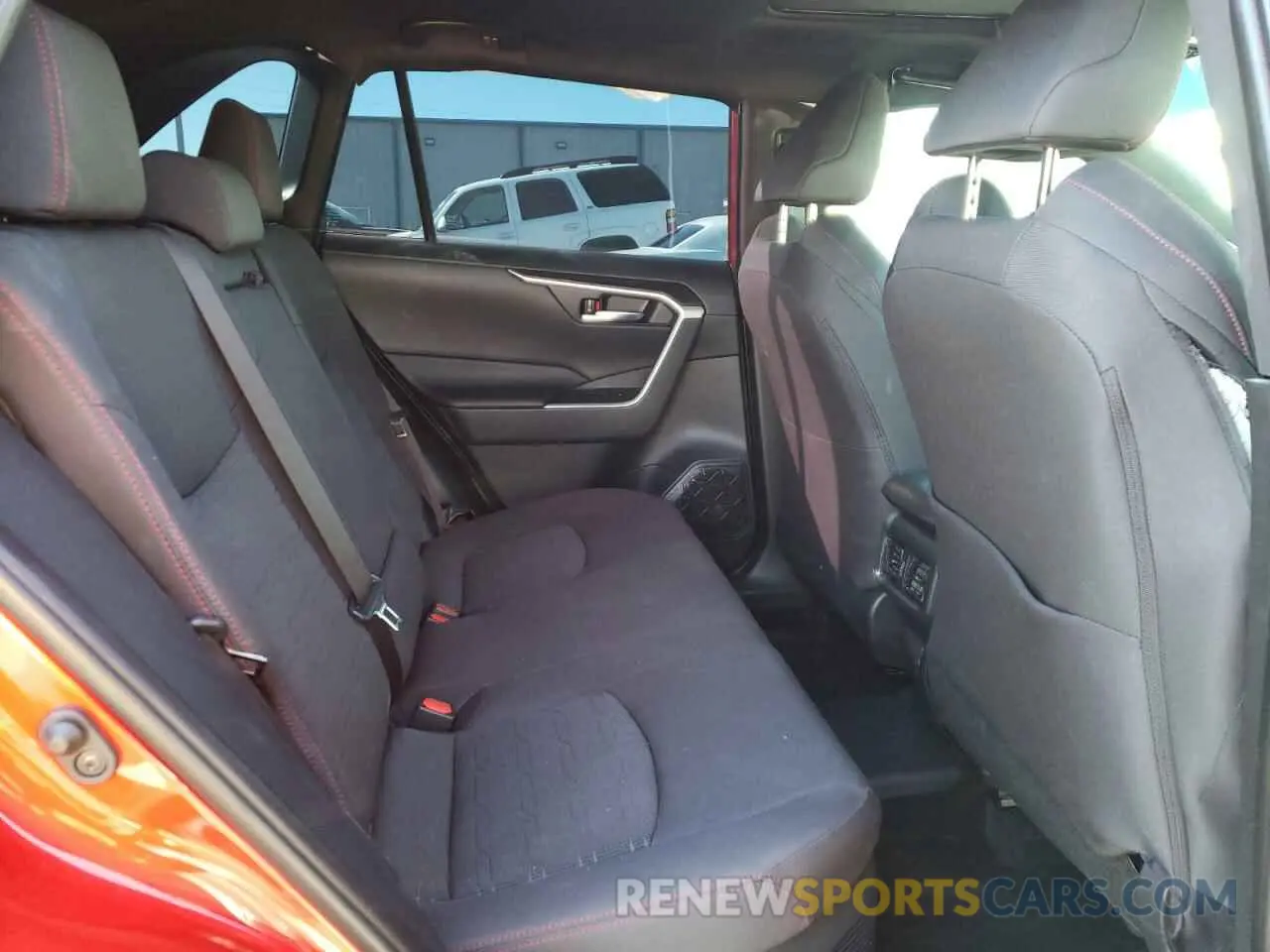 10 Фотография поврежденного автомобиля JTMAB3FV2RD206364 TOYOTA RAV4 2024