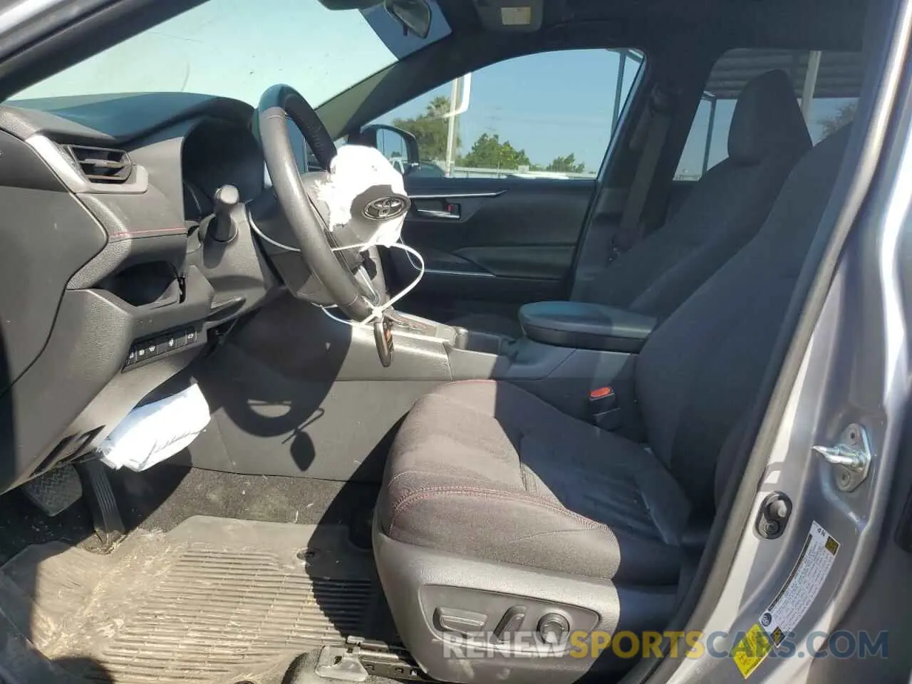 7 Фотография поврежденного автомобиля JTMAB3FV9RD170303 TOYOTA RAV4 2024
