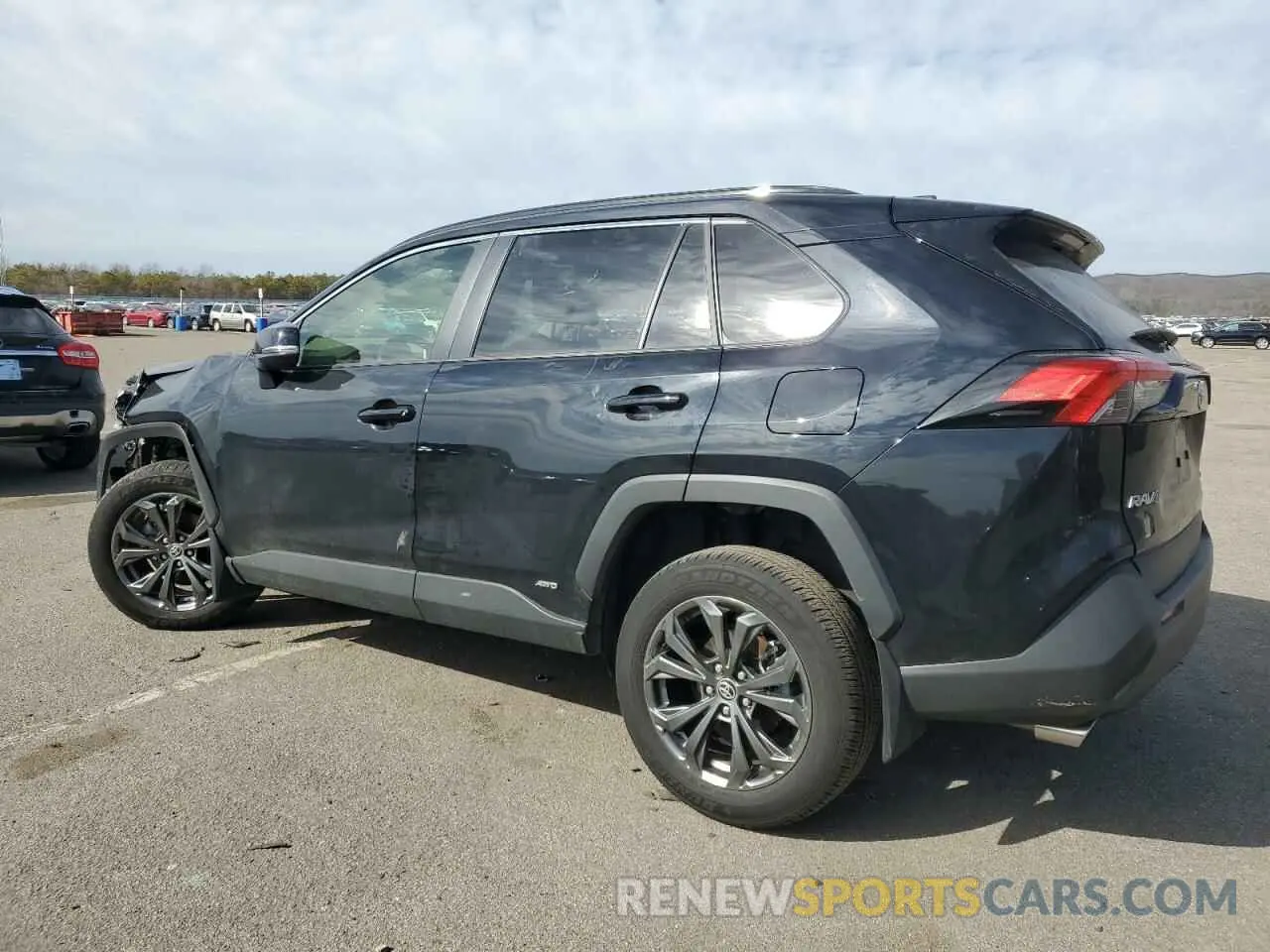 2 Фотография поврежденного автомобиля JTMB6RFV0RD139808 TOYOTA RAV4 2024