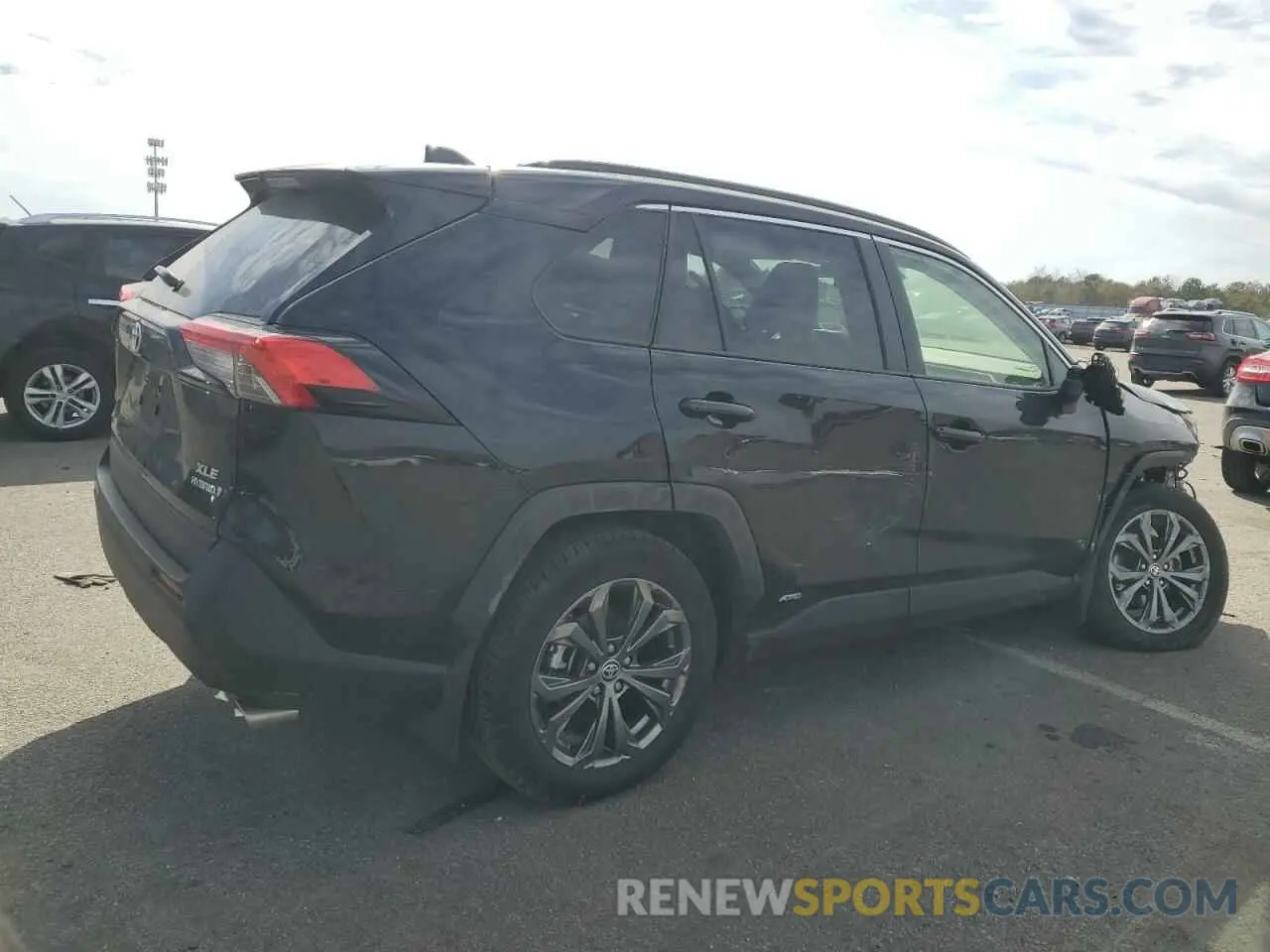 3 Фотография поврежденного автомобиля JTMB6RFV0RD139808 TOYOTA RAV4 2024