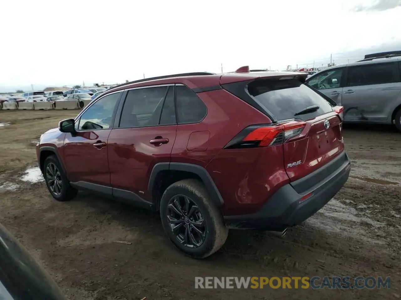 2 Фотография поврежденного автомобиля JTMB6RFV5RD127315 TOYOTA RAV4 2024