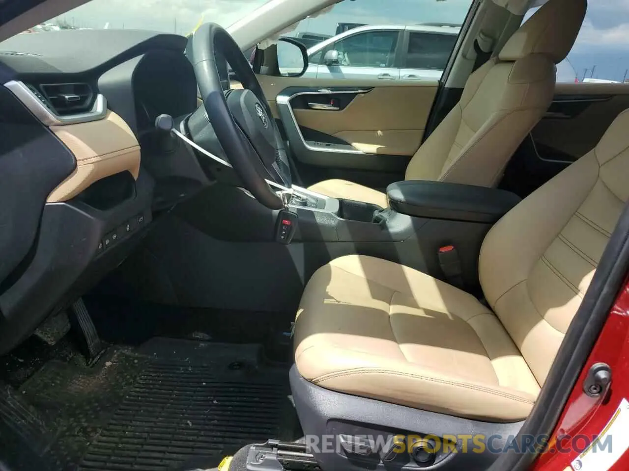 7 Фотография поврежденного автомобиля JTMB6RFV5RD127315 TOYOTA RAV4 2024