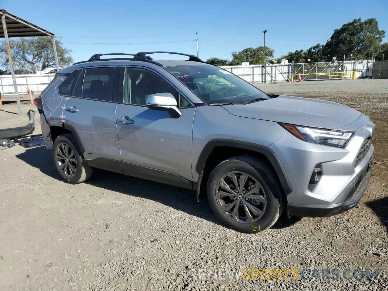 4 Фотография поврежденного автомобиля JTMB6RFV5RD144213 TOYOTA RAV4 2024