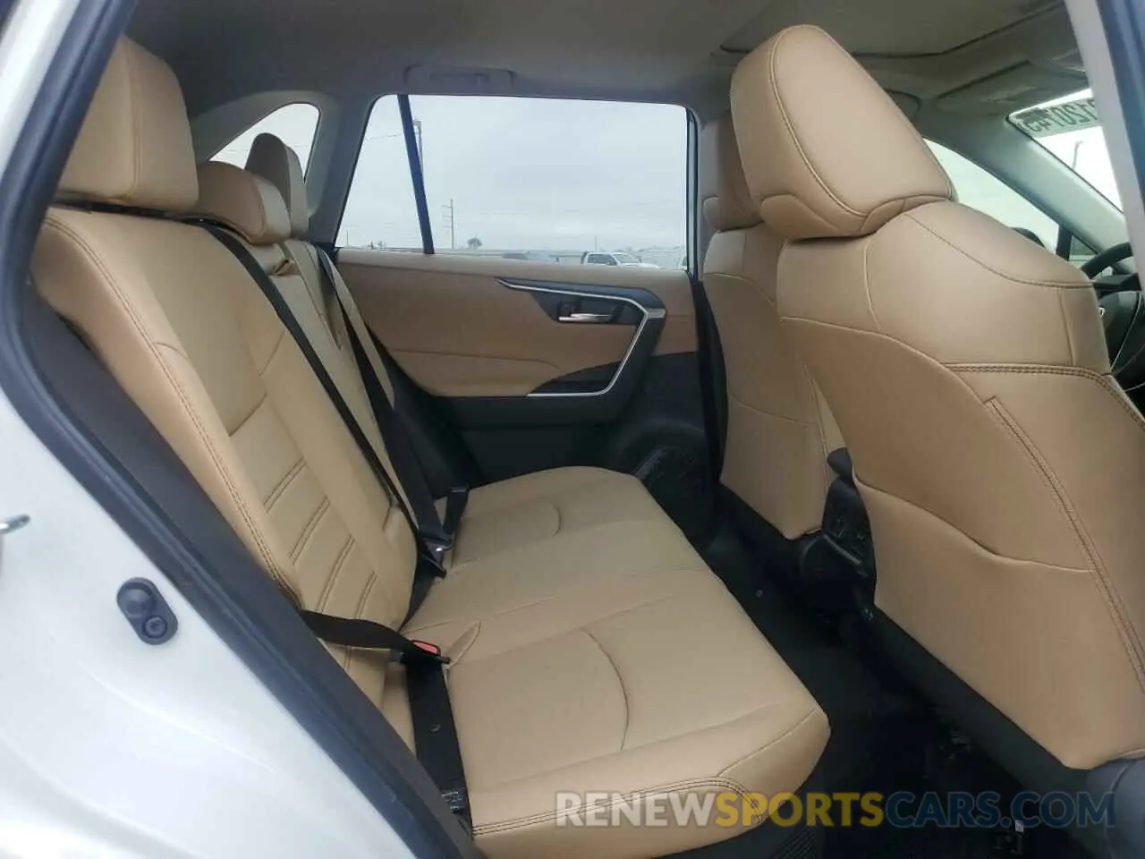 11 Фотография поврежденного автомобиля JTMB6RFV6RJ054408 TOYOTA RAV4 2024