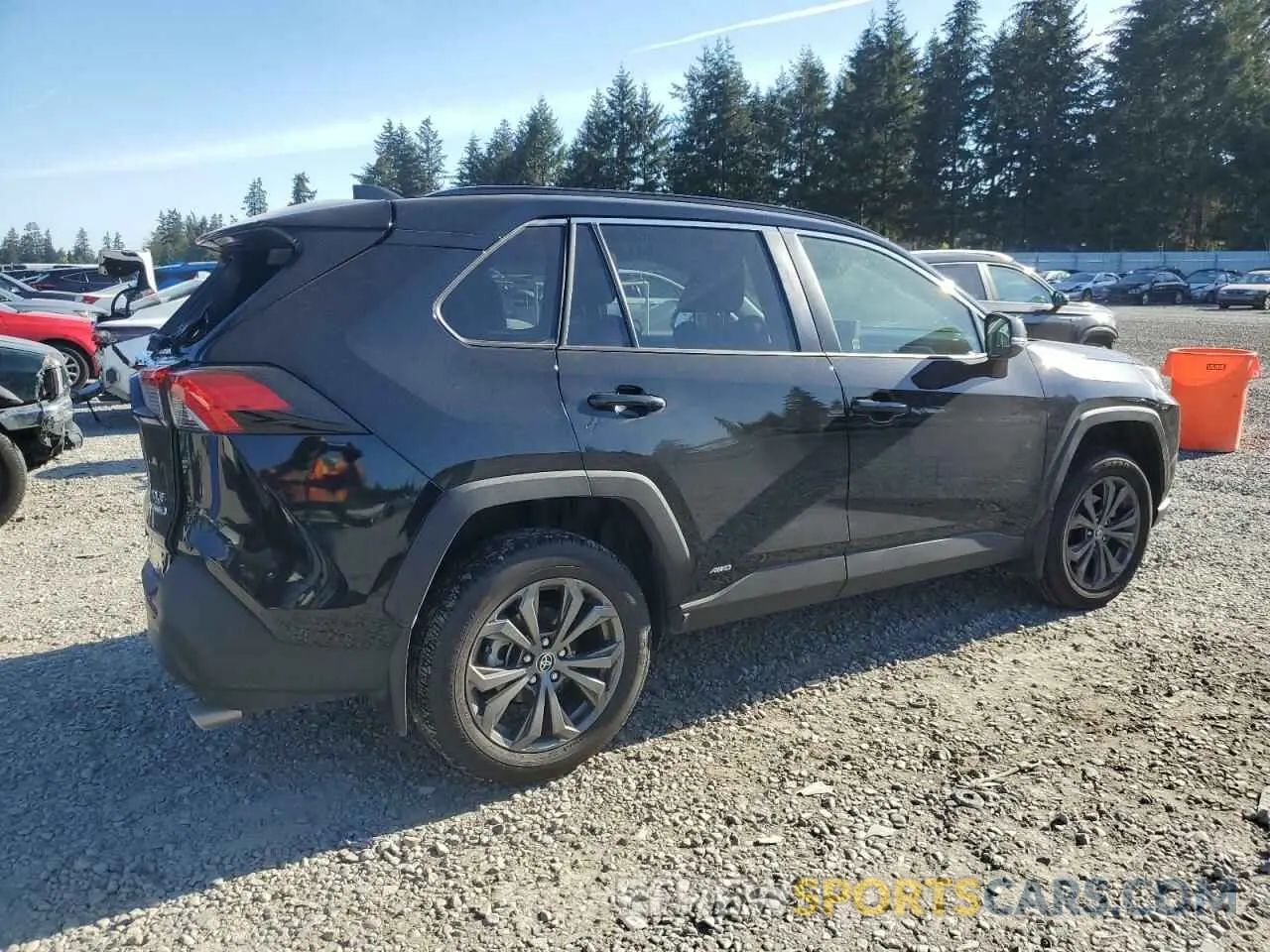 3 Фотография поврежденного автомобиля JTMB6RFVXRD116861 TOYOTA RAV4 2024