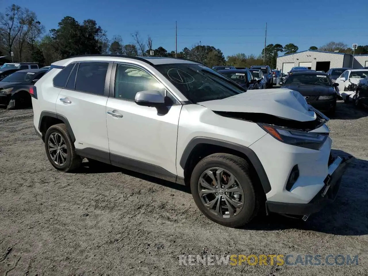 4 Photograph of a damaged car JTMD6RFV1RJ060559 TOYOTA RAV4 2024