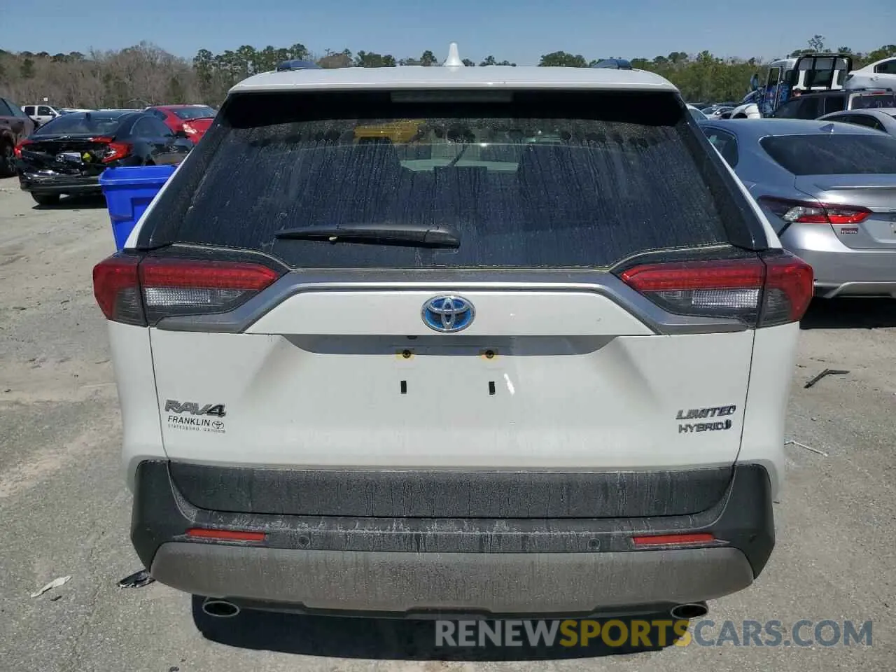 6 Photograph of a damaged car JTMD6RFV1RJ060559 TOYOTA RAV4 2024