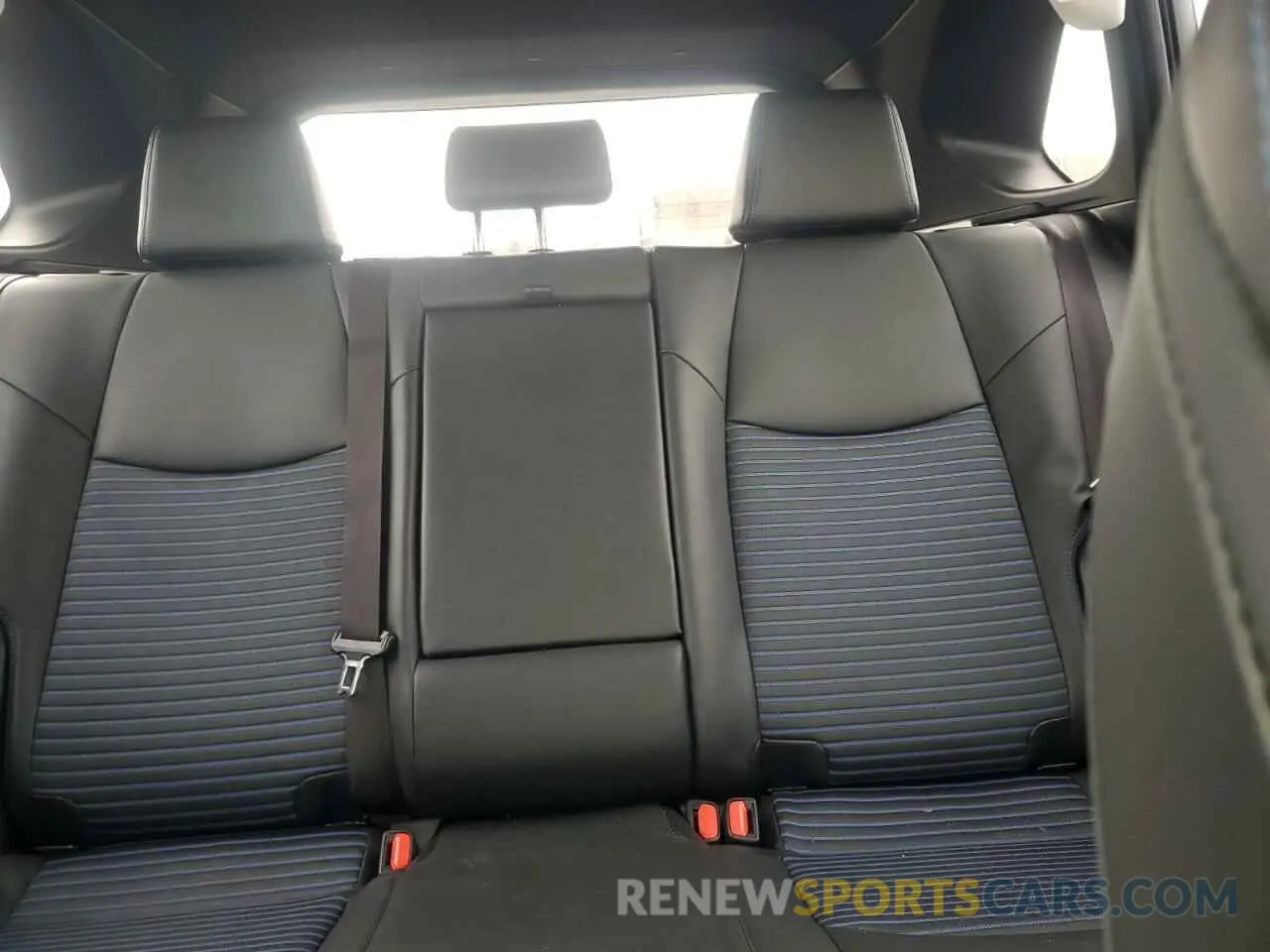 10 Фотография поврежденного автомобиля JTME6RFV5RD553552 TOYOTA RAV4 2024
