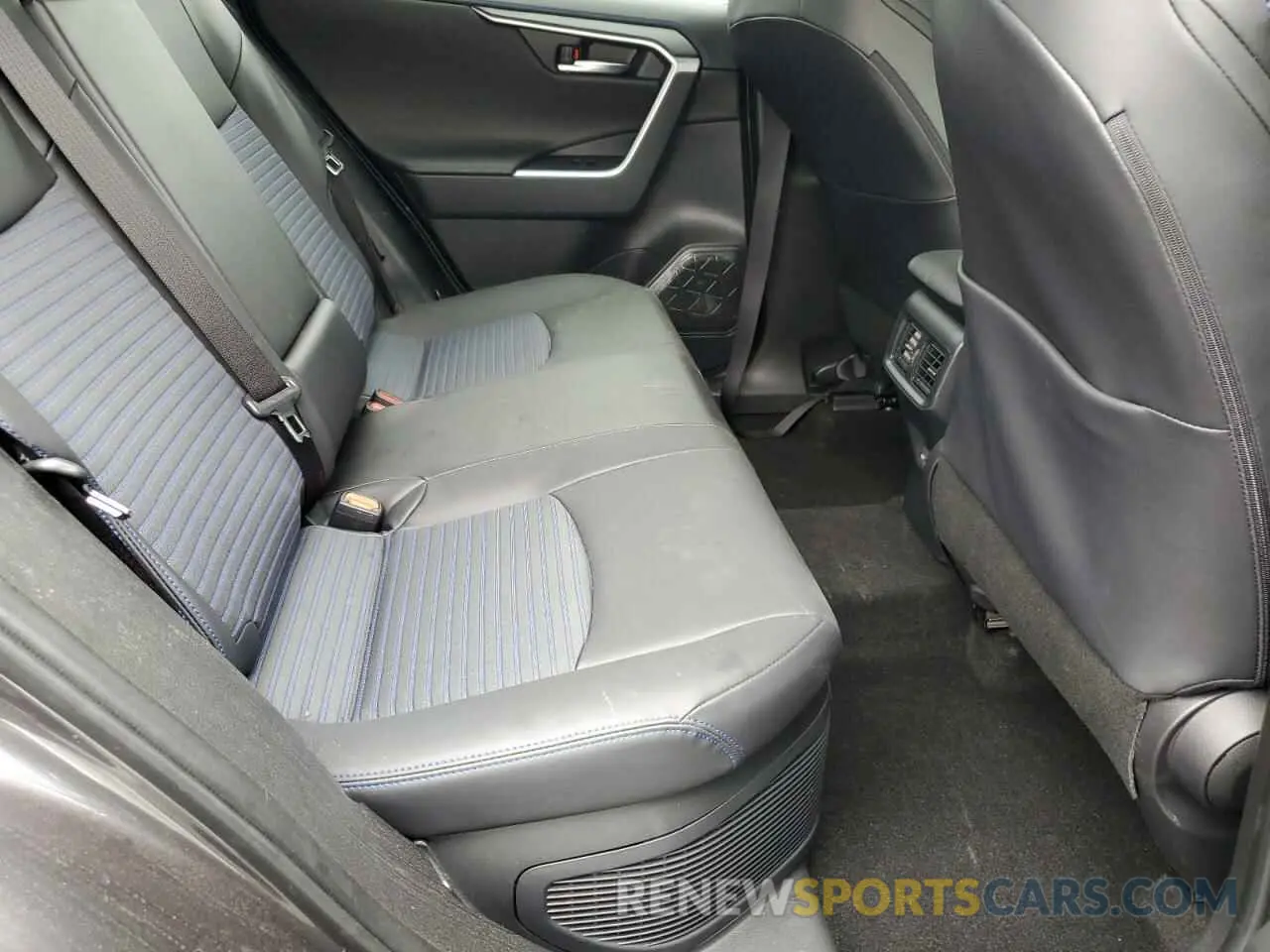 11 Фотография поврежденного автомобиля JTME6RFV7RJ059209 TOYOTA RAV4 2024