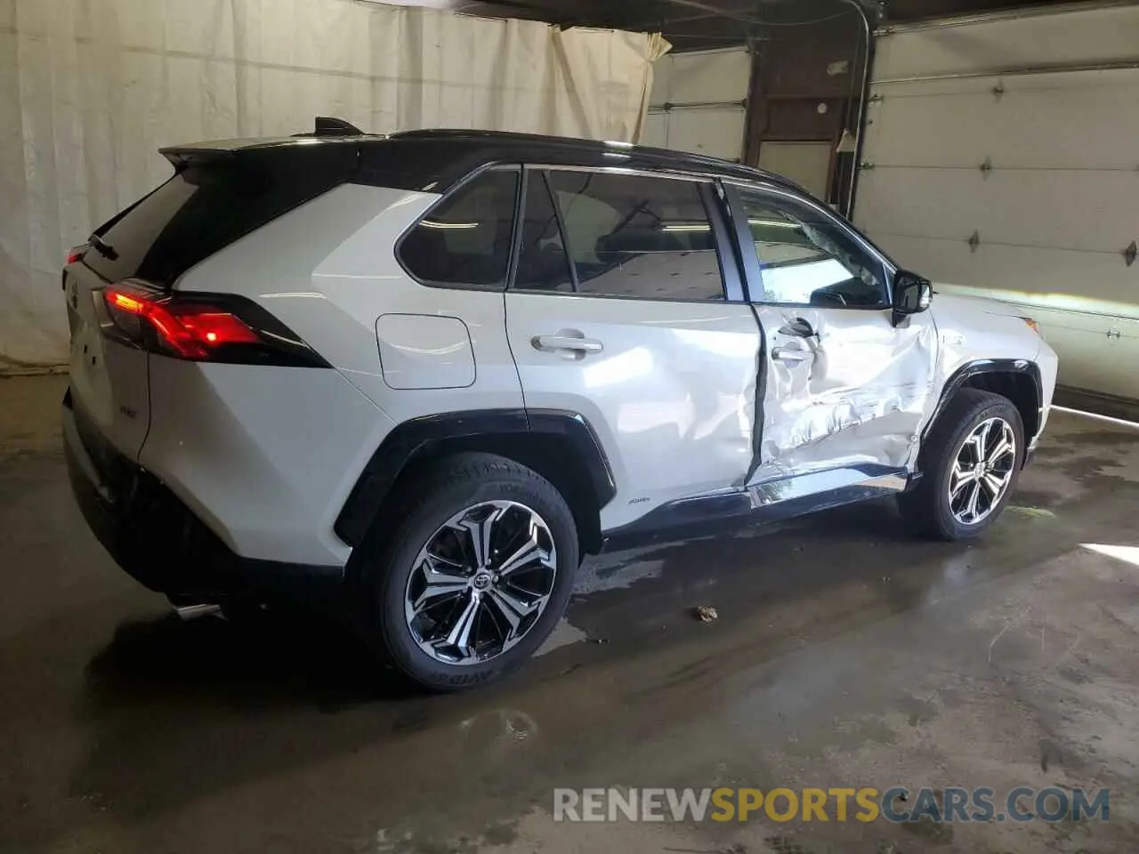 3 Фотография поврежденного автомобиля JTMEB3FV7RD212694 TOYOTA RAV4 2024