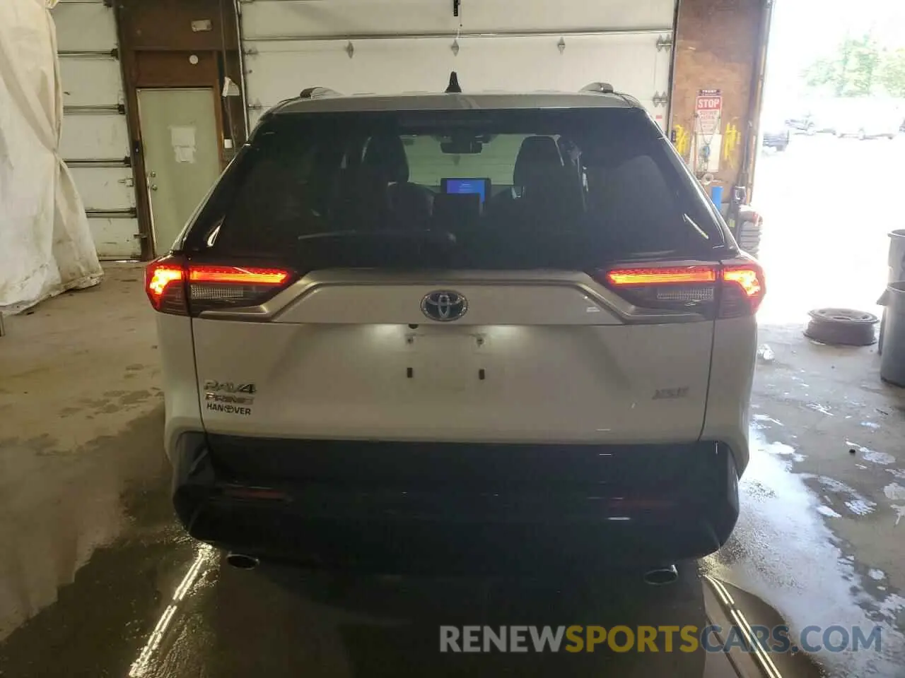 6 Фотография поврежденного автомобиля JTMEB3FV7RD212694 TOYOTA RAV4 2024