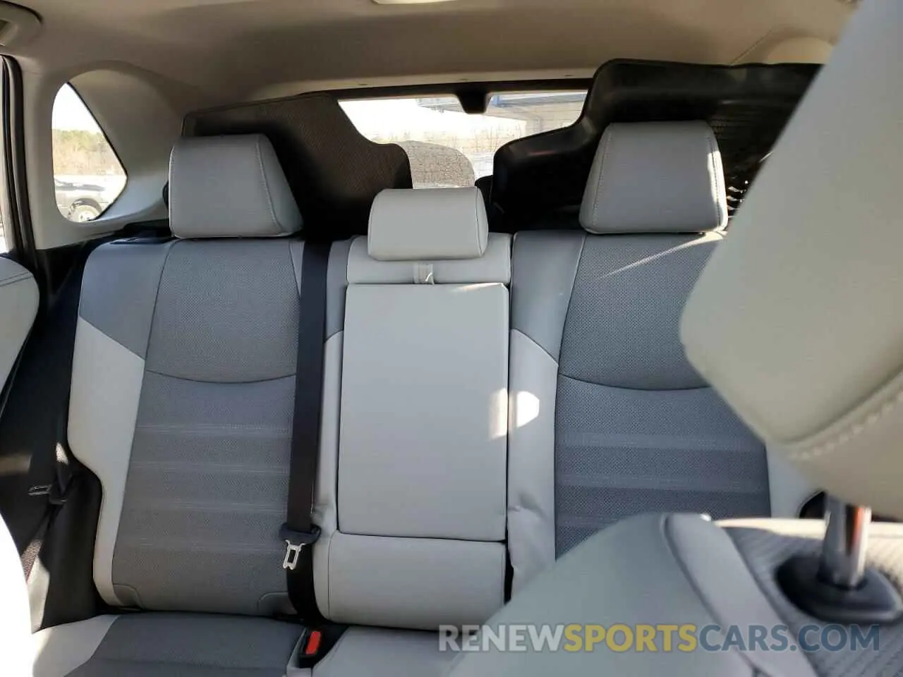 10 Фотография поврежденного автомобиля JTMN1RFV2RJ042624 TOYOTA RAV4 2024
