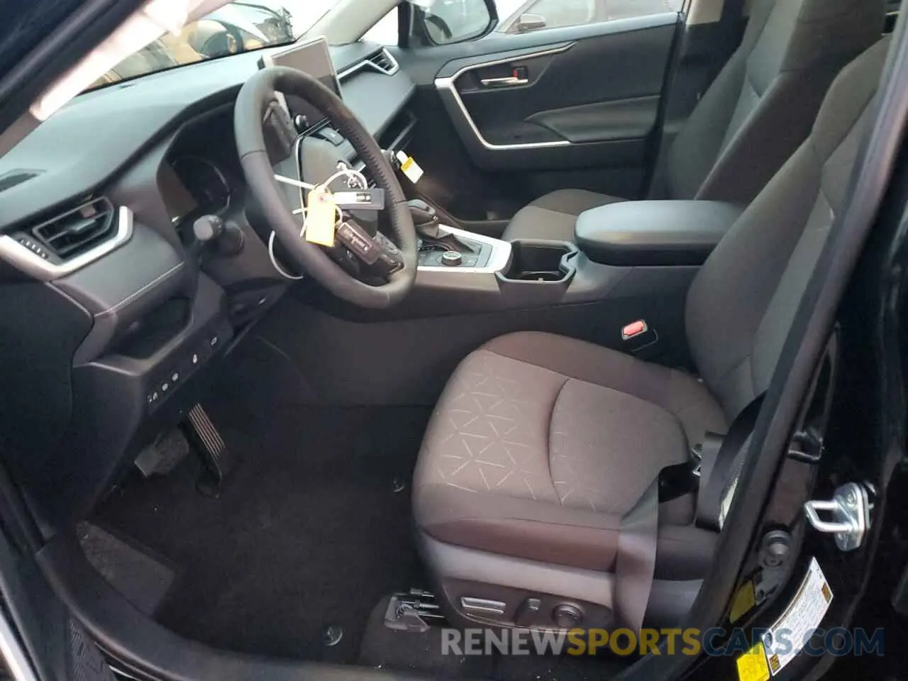 7 Фотография поврежденного автомобиля JTMRWRFV2RD271564 TOYOTA RAV4 2024