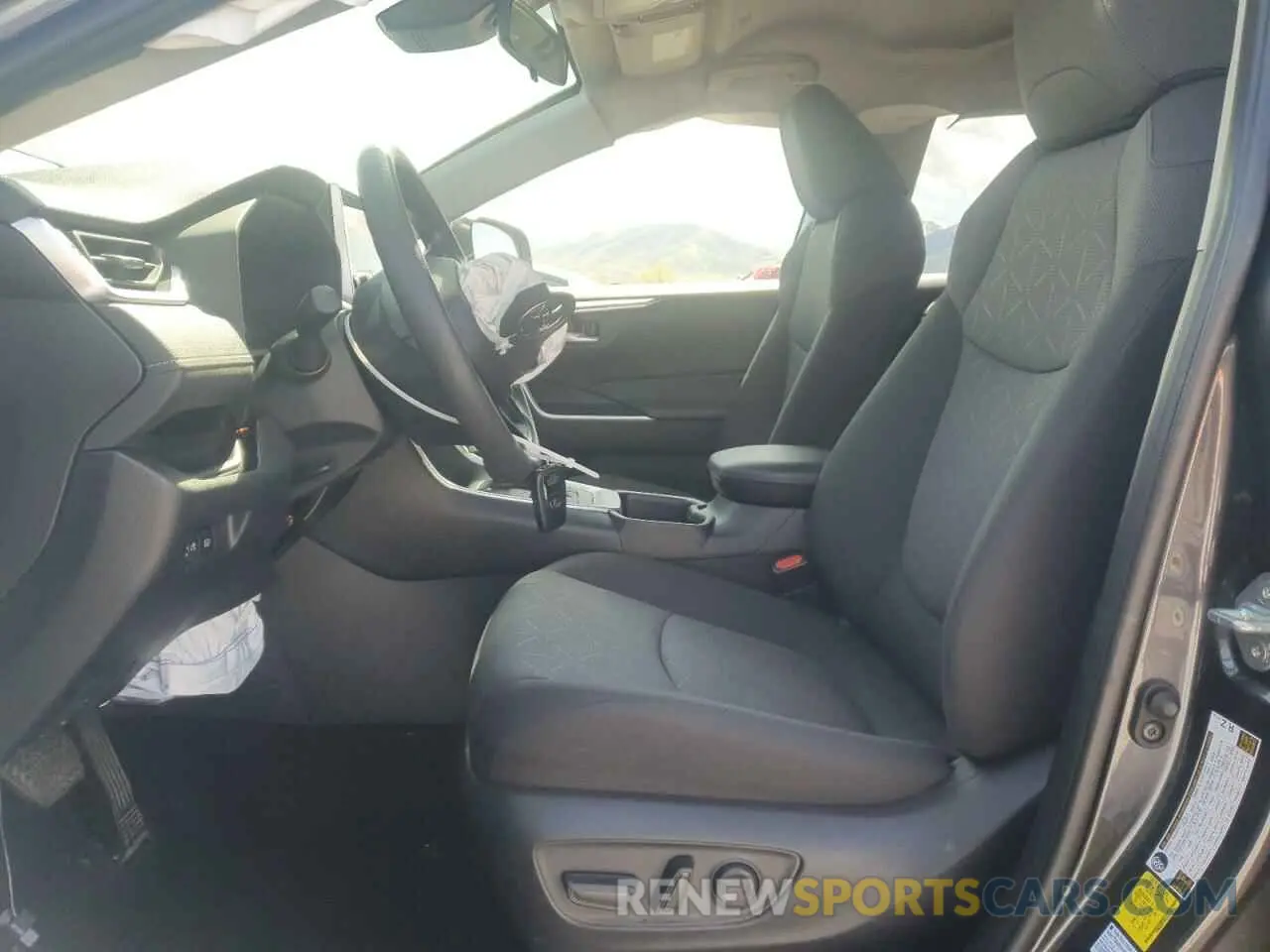 7 Фотография поврежденного автомобиля JTMRWRFV2RJ061726 TOYOTA RAV4 2024
